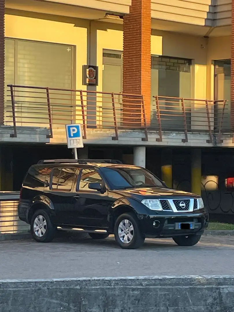 Nissan Pathfinder 2.5 dci SE - 2