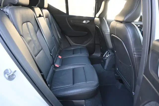 Volvo XC40 view 14