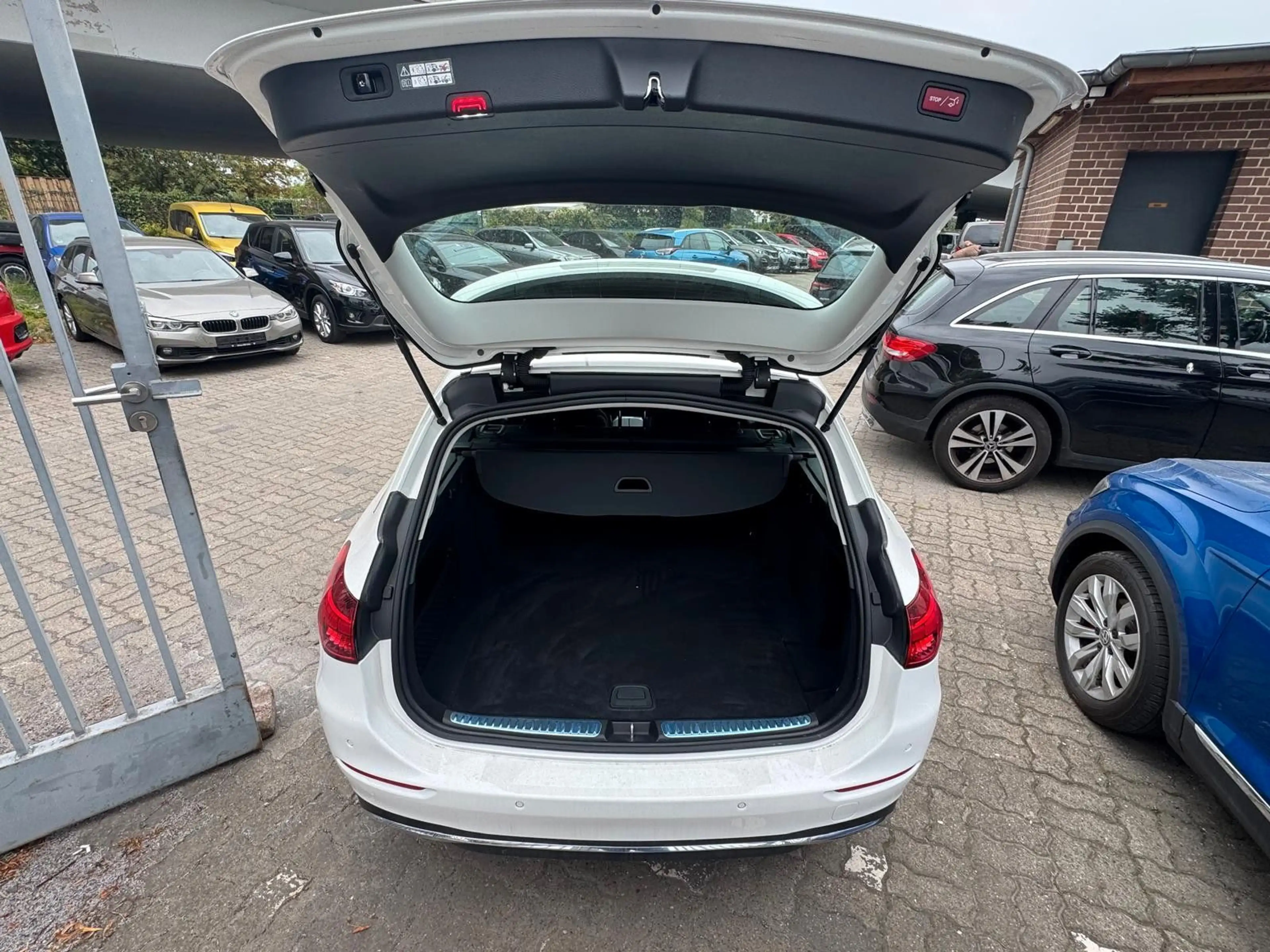 Mercedes-Benz C 220 d Avantgarde 9G-Tr/360°MBUX — photo 13