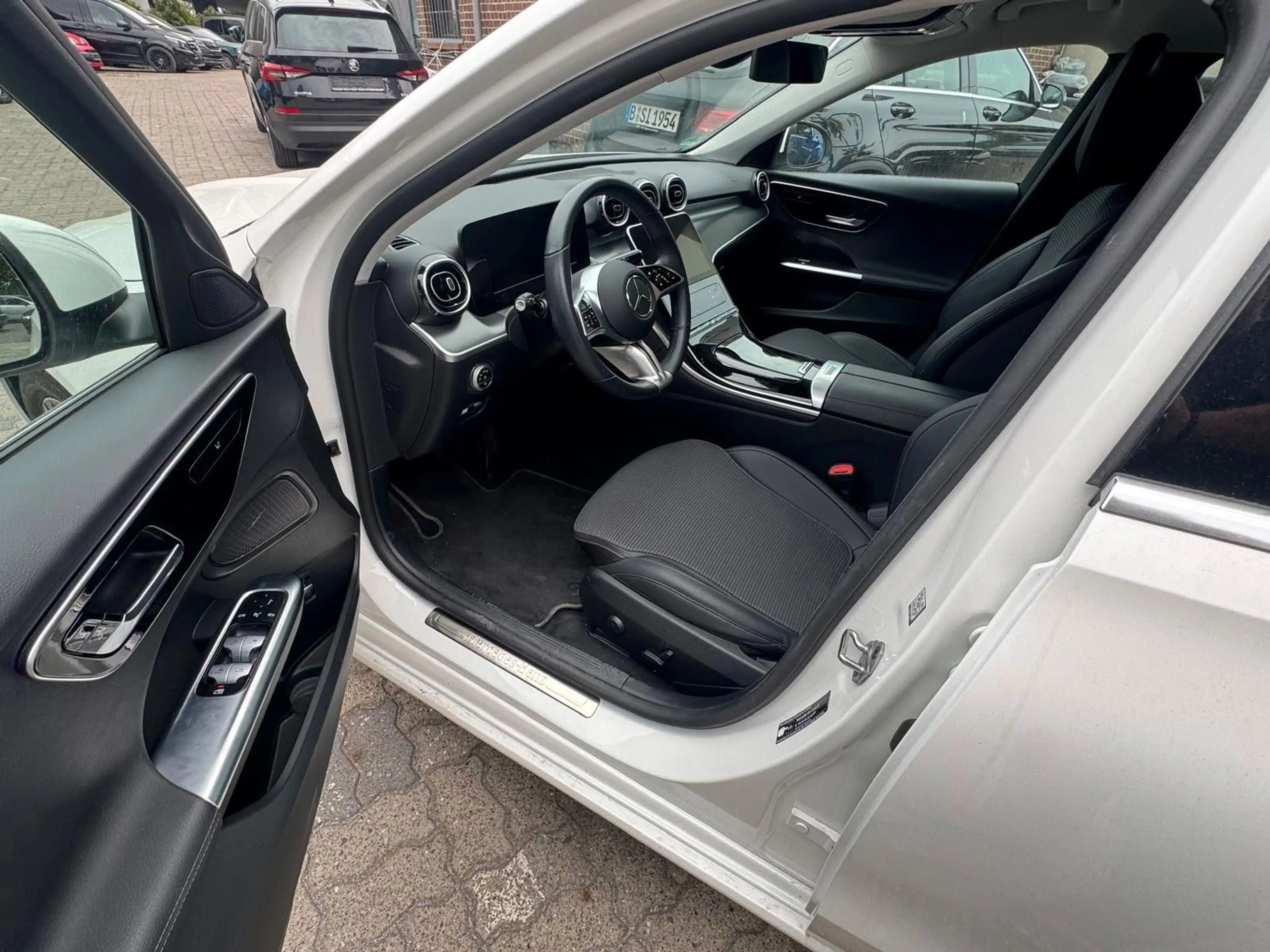 Mercedes-Benz C 220 d Avantgarde 9G-Tr/360°MBUX — photo 12