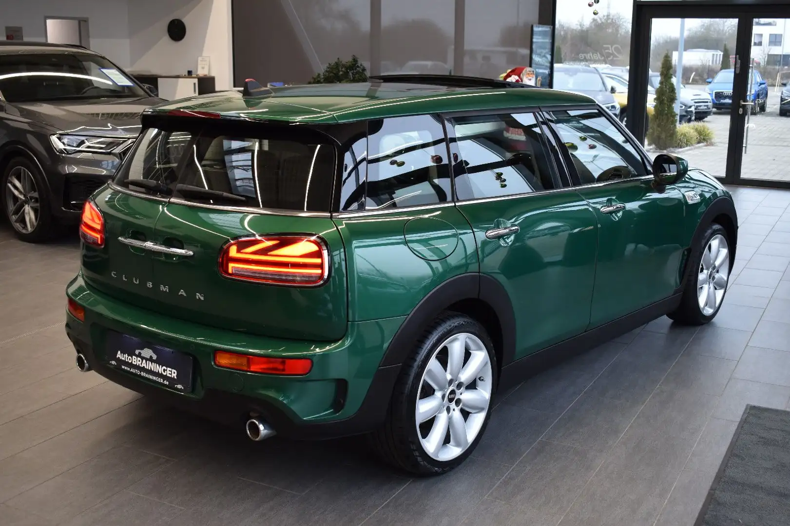 MINI Cooper SD Clubman Aut. LED~Navi3D~Pano~LED Grün - 2