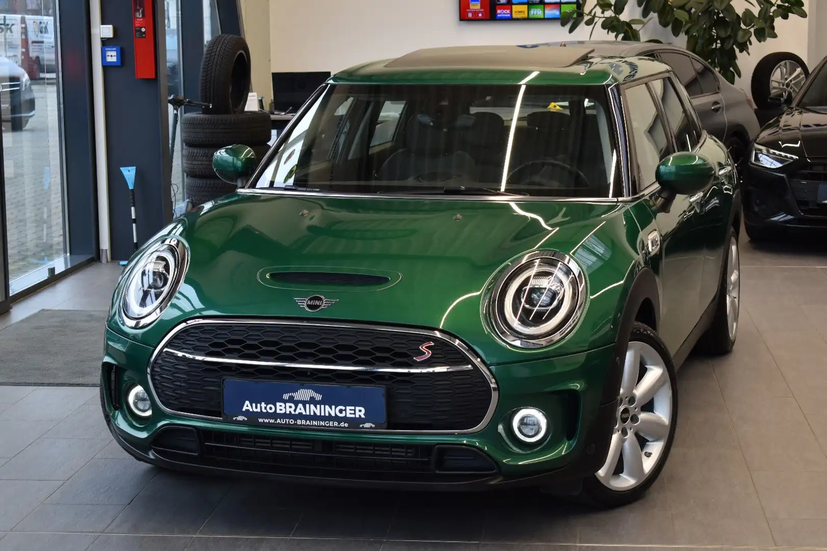 MINI Cooper SD Clubman Aut. LED~Navi3D~Pano~LED Grün - 1