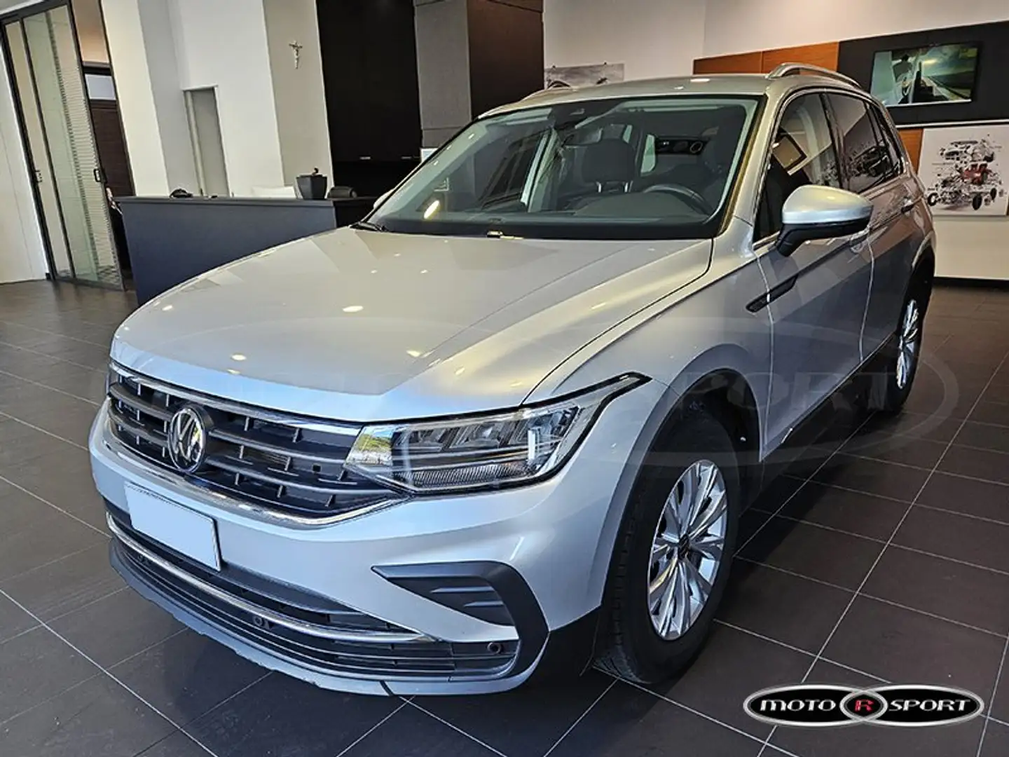 Volkswagen Tiguan 2.0 tdi Life 150cv dsg Plateado - 1