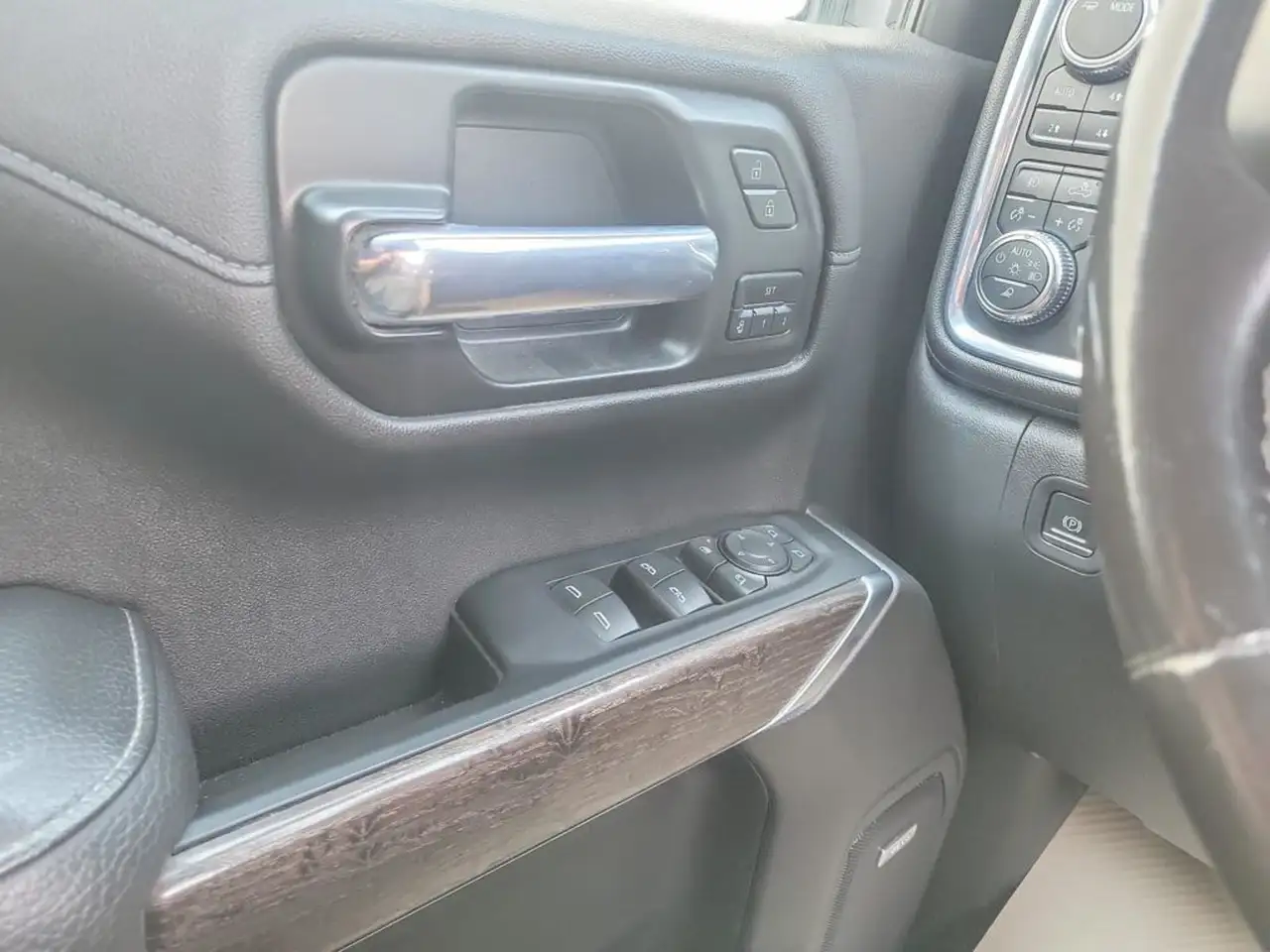 GMC Sierra 1500 photo GMC Sierra 1500