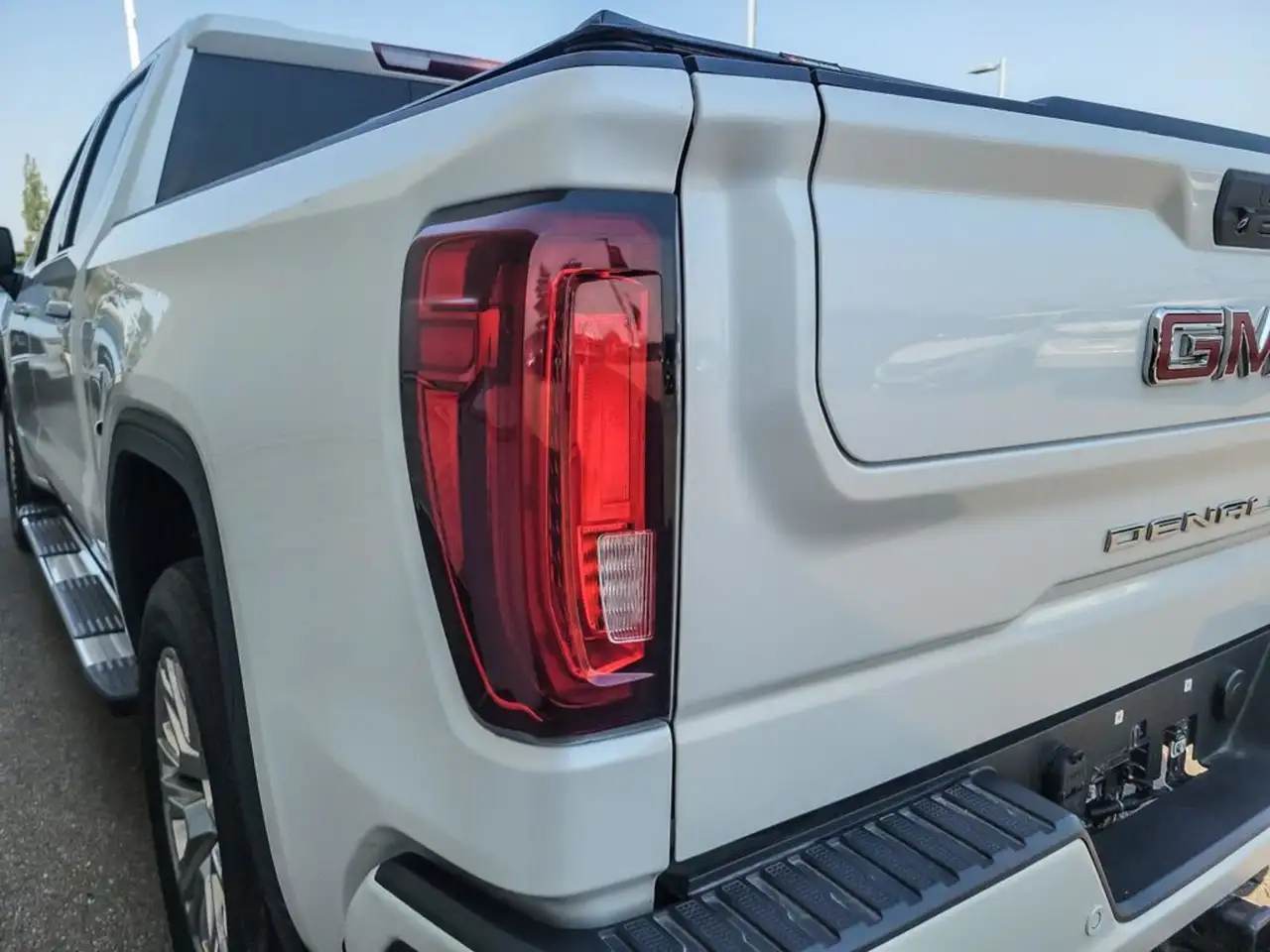 GMC Sierra 1500 photo GMC Sierra 1500