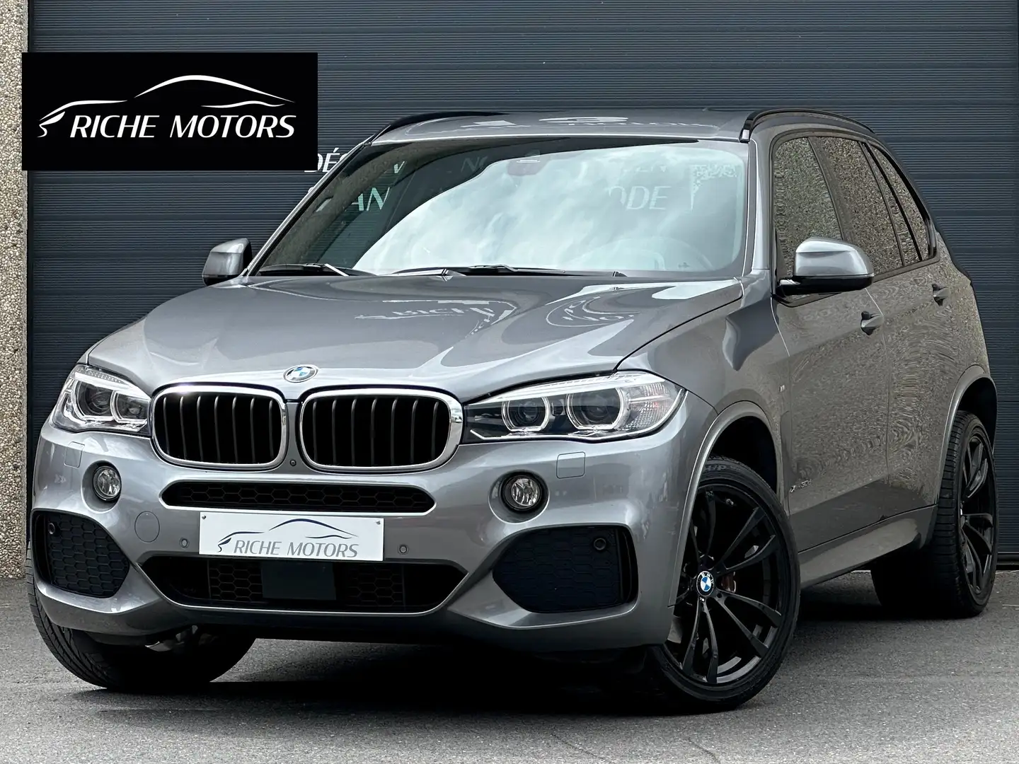 BMW X5 3.0 xDrive30 / Pack M / ACC / HUD / Att. remorque Gris - 1