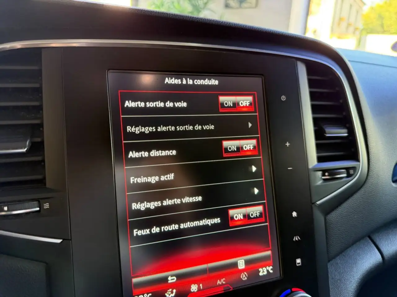 Renault Megane Berline — photo 31