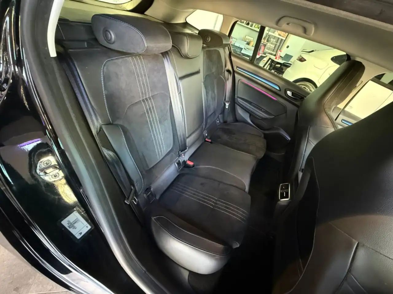 Renault Megane Berline — photo 16