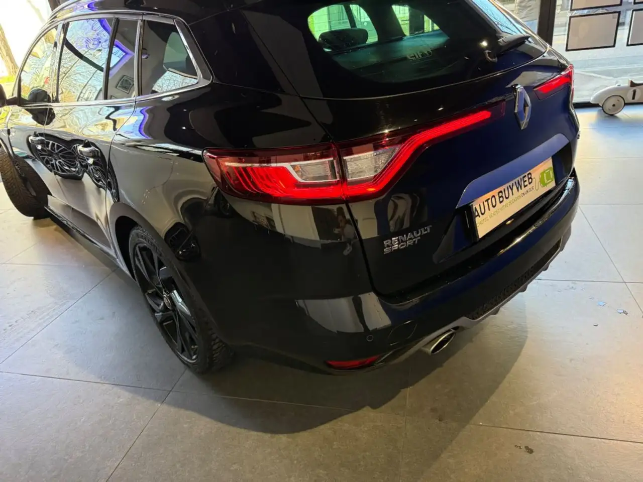 Renault Megane Berline — photo 39
