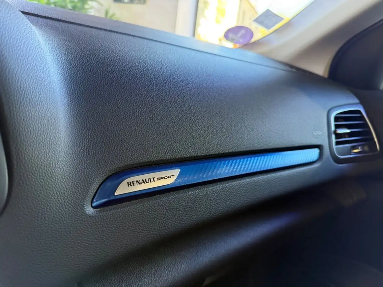 Renault Megane Berline — photo 28