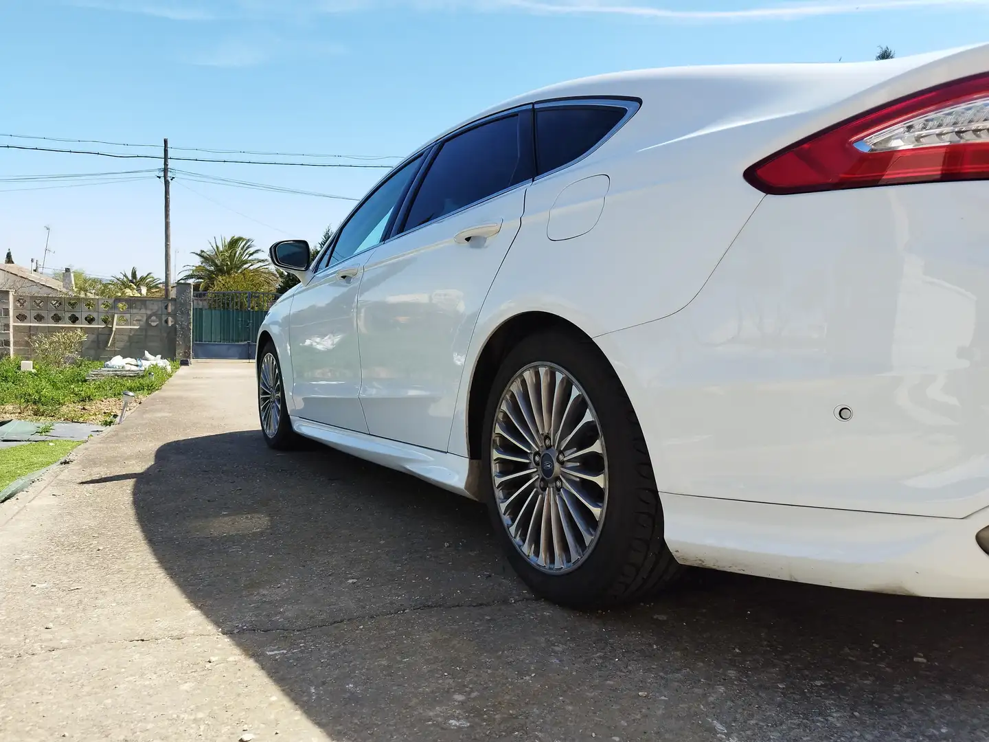 Ford Mondeo Mondeo+2.0TDCI+Titanium+PowerShift+180+Titanium - 2
