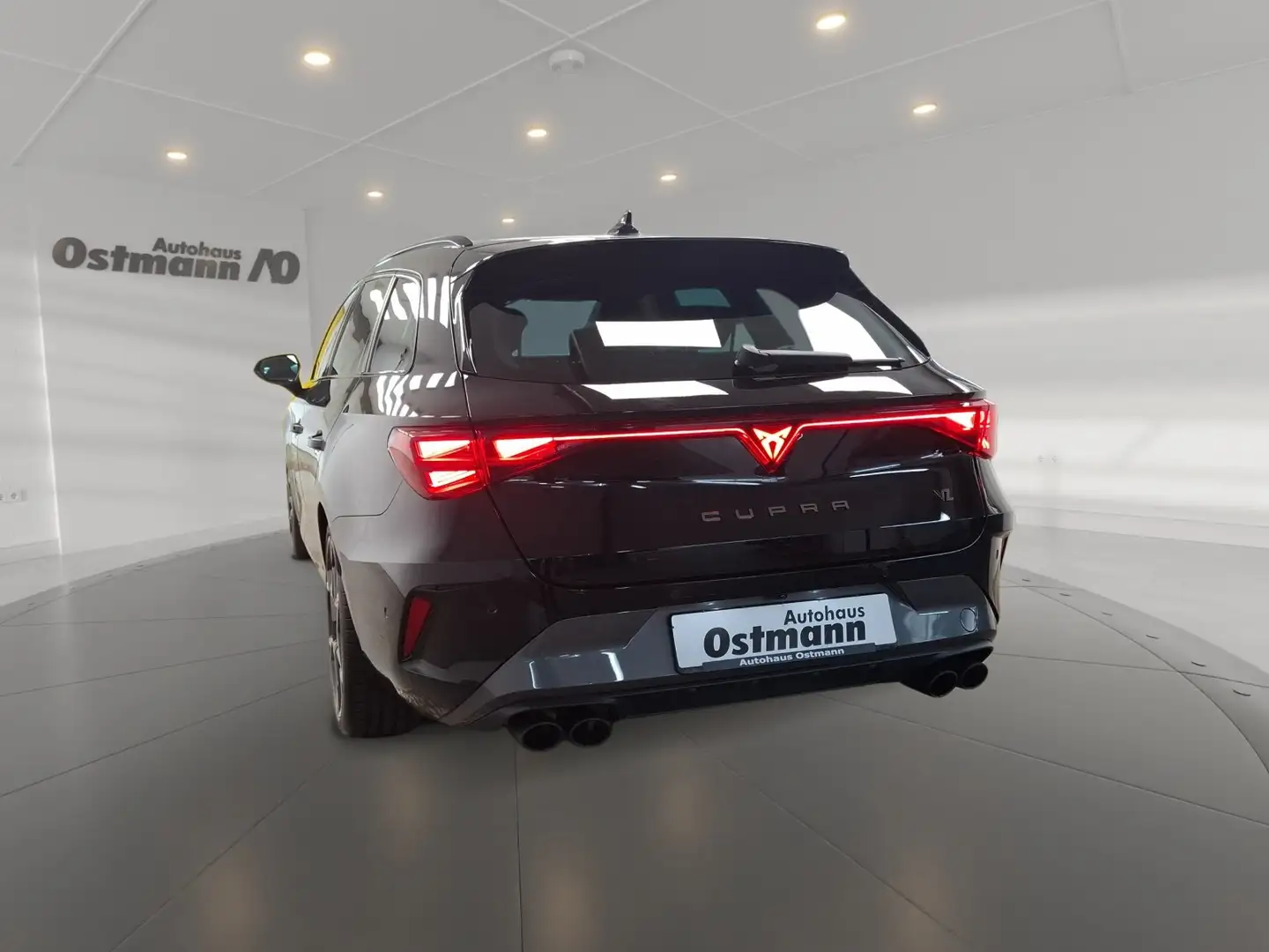 CUPRA Leon Sportstourer 2.0 TSI 4Drive VZ DCC RFK Schwarz - 2
