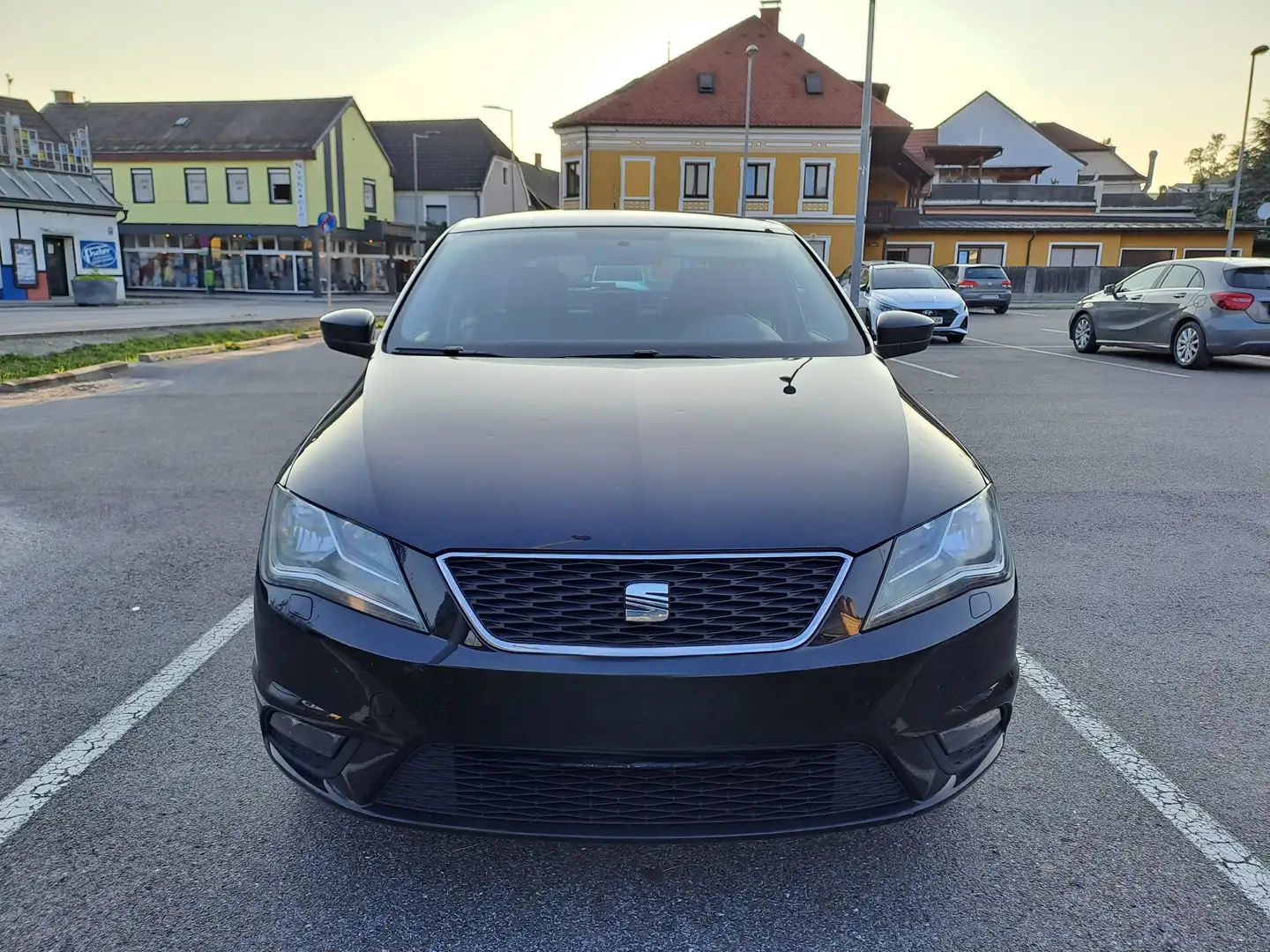 SEAT Toledo Toledo 1,2 TSI Style Start-Stopp Style Чорний - 1