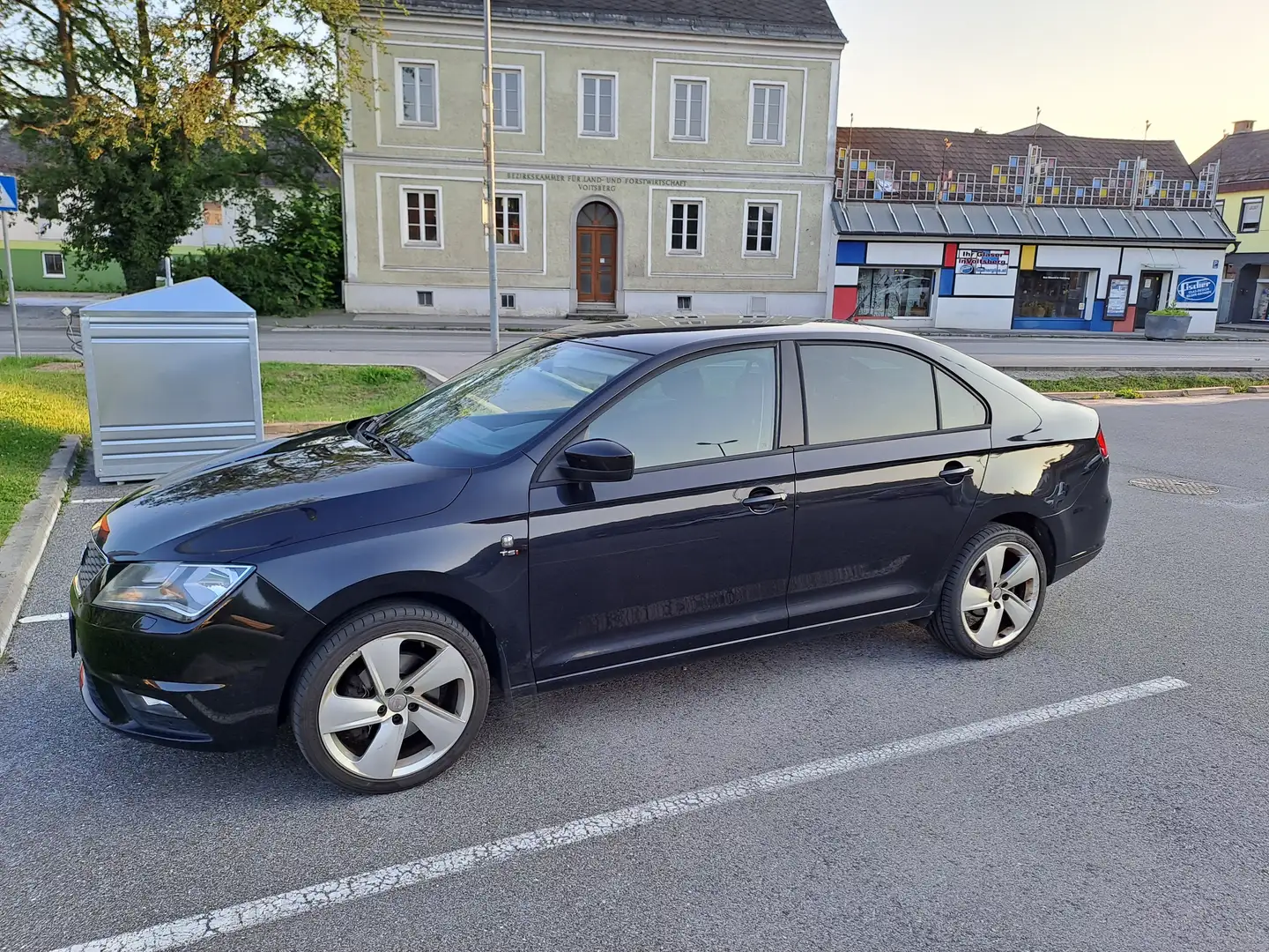 SEAT Toledo Toledo 1,2 TSI Style Start-Stopp Style Чорний - 2