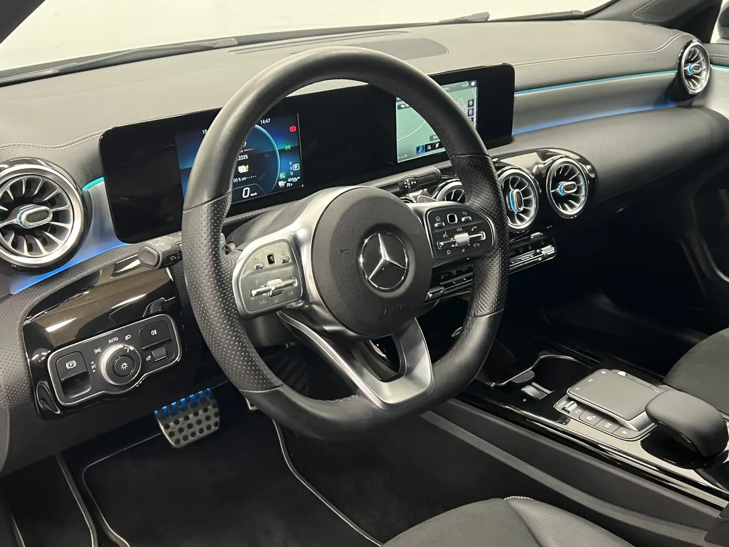 Mercedes-Benz CLA 250 Shooting Brake e | NAVIGATIE | STOELVERWARMING | P Grijs - 2