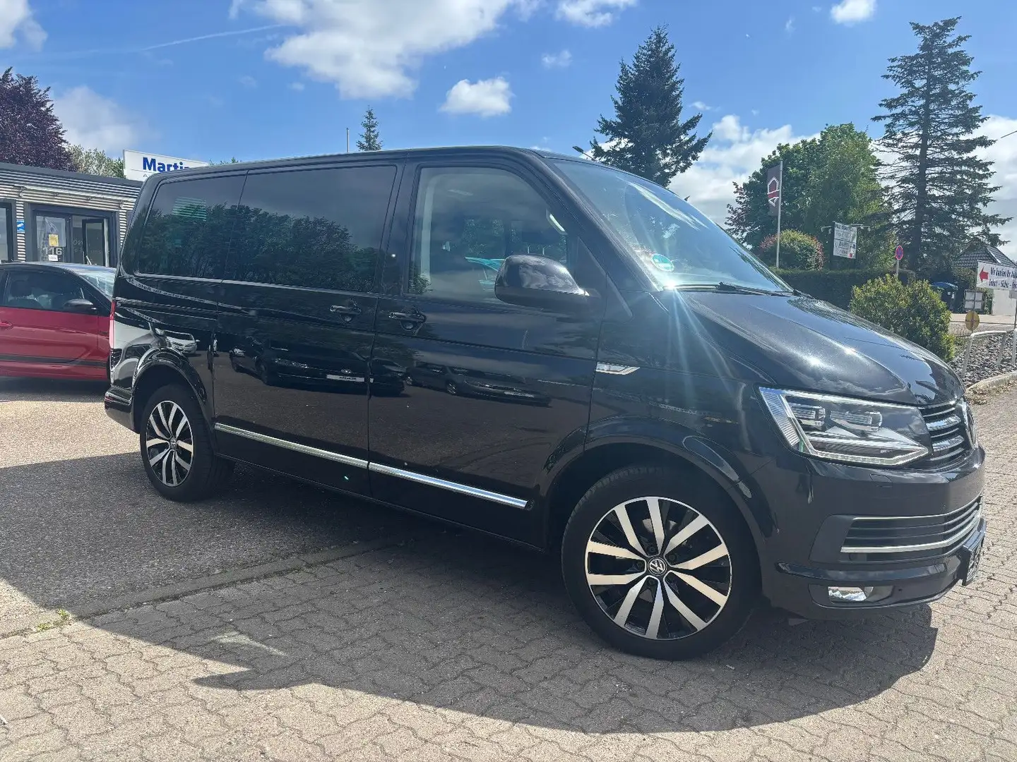 Volkswagen T6 Multivan Generation Six *AT Motor 24900 KM* Zwart - 1