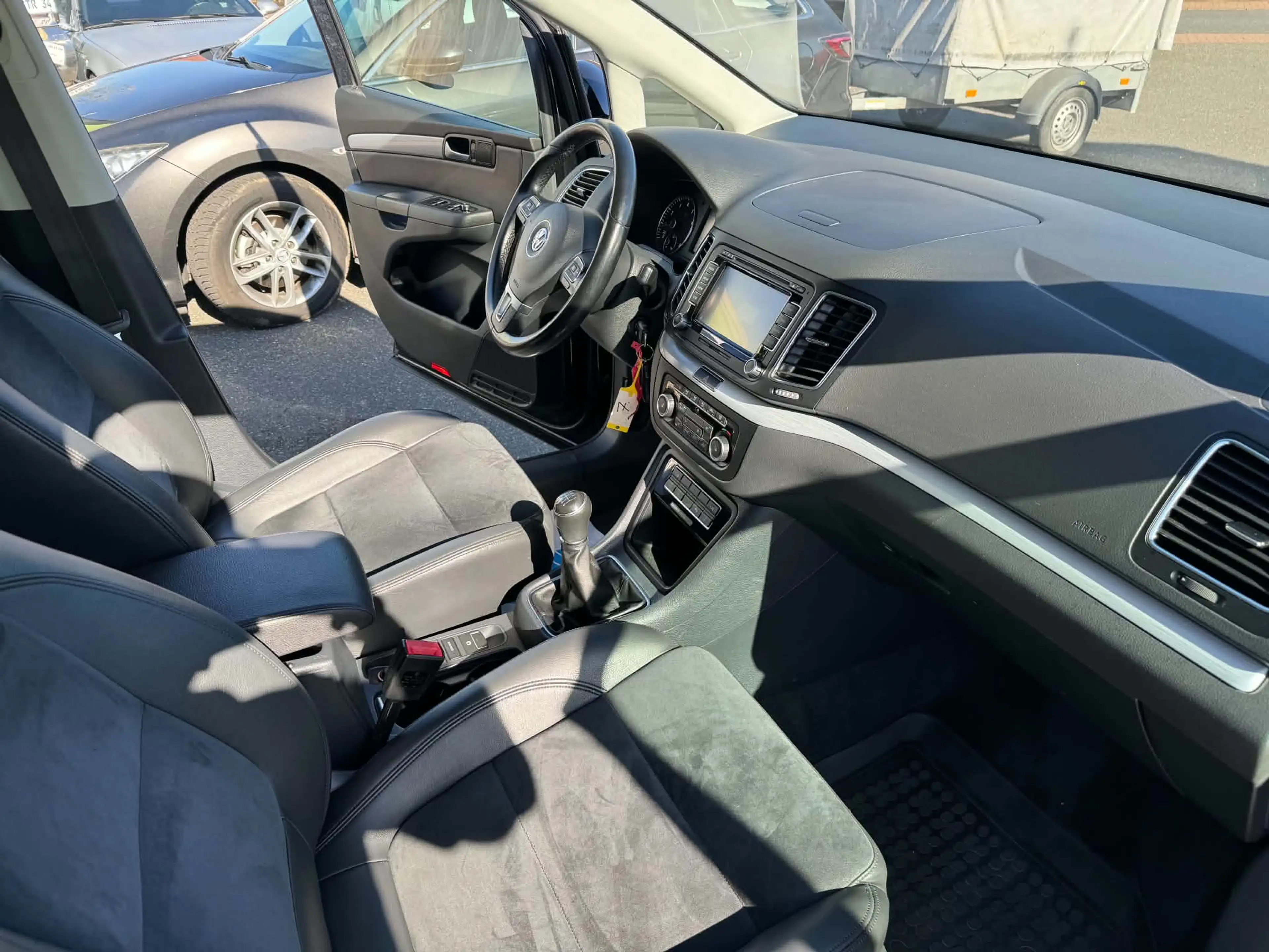 Volkswagen Sharan Highline BMT PDC - Panorama - SHZ — photo 10