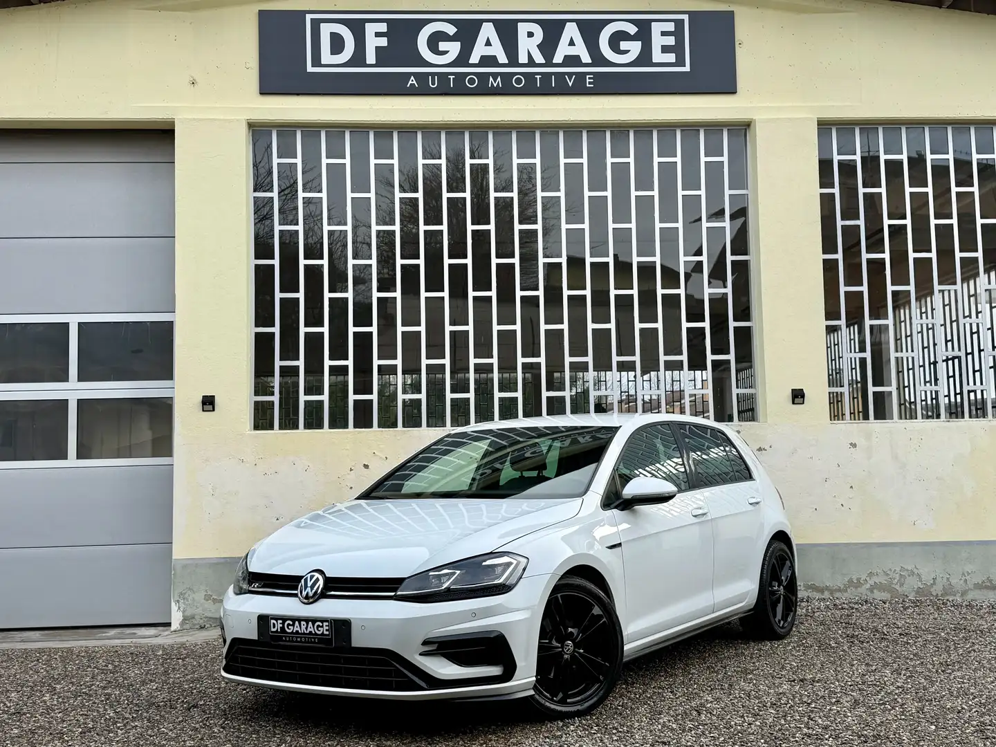 Volkswagen Golf Golf VII 2017 5p 5p 1.0 tsi R-Line 115cv Blanc - 1