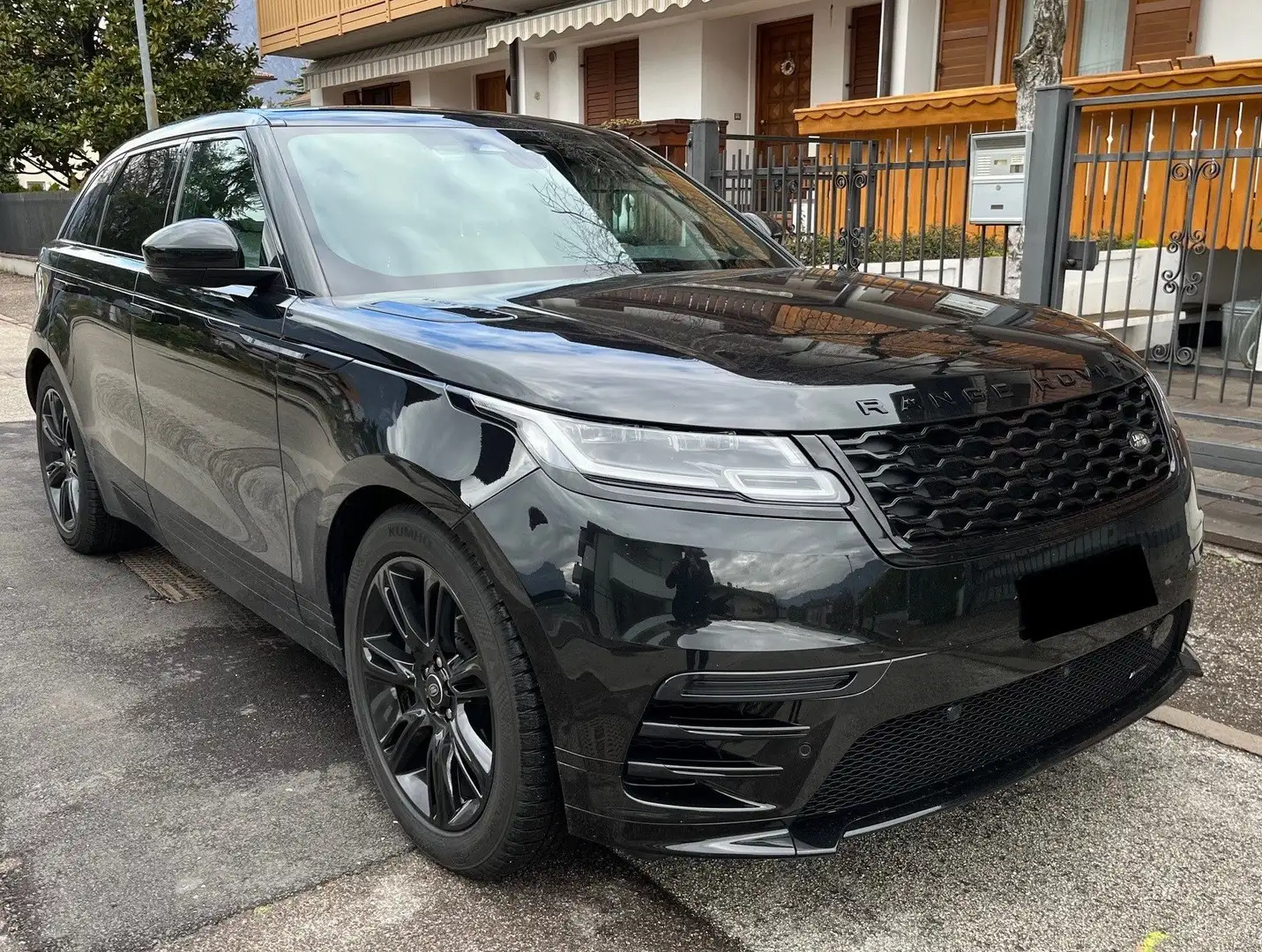 Land Rover Range Rover Velar R R Velar 2.0d i4 mhev R-Dynamic SE 4wd 204cv auto Nero - 1
