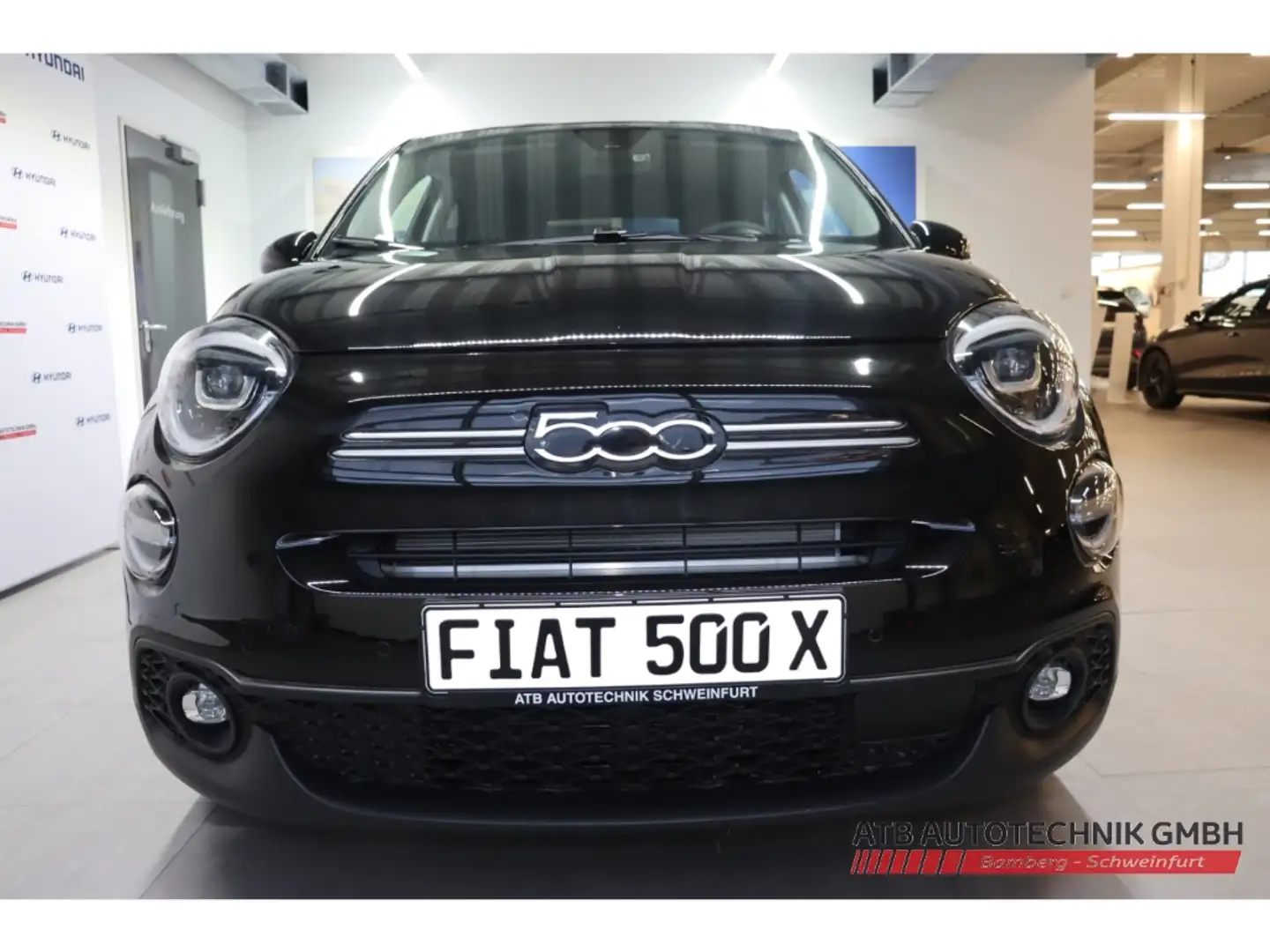 Fiat 500X MY23 HYBRID 1.5 GSE Style-, Komfortpaket Чорний - 2