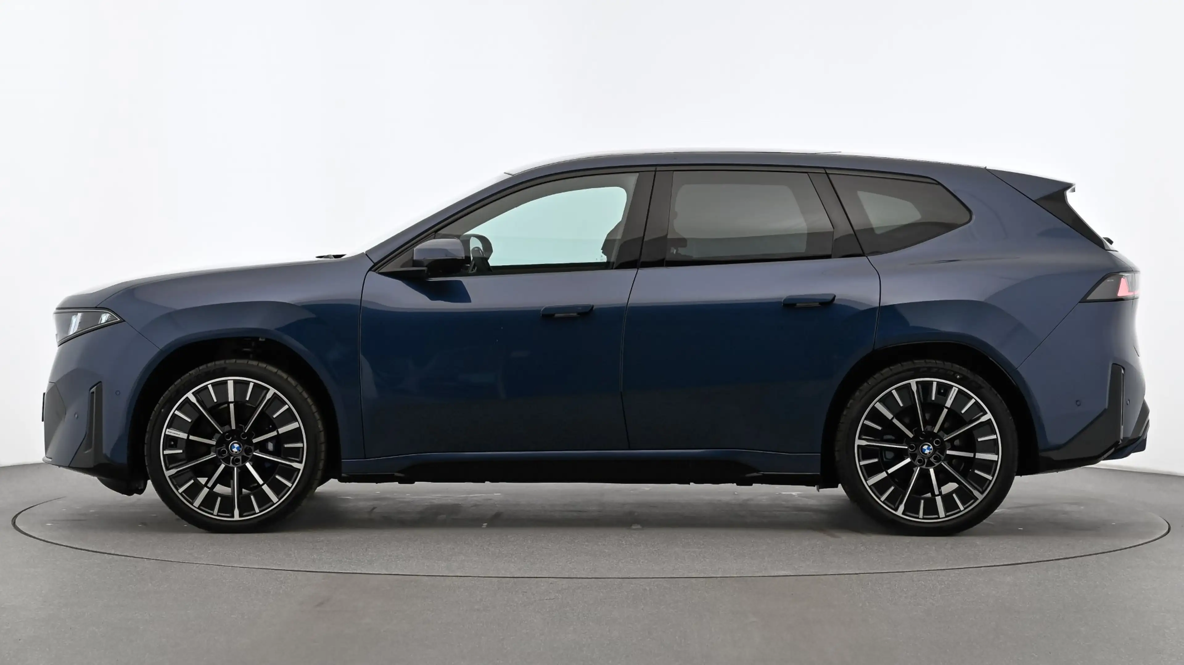 BMW iX3 50 xDrive *M-Paket/AHK/Masagesitz/Pano/360°/ACC/Adapt. LED/Innovationspaket/DA-Plus* — photo 4