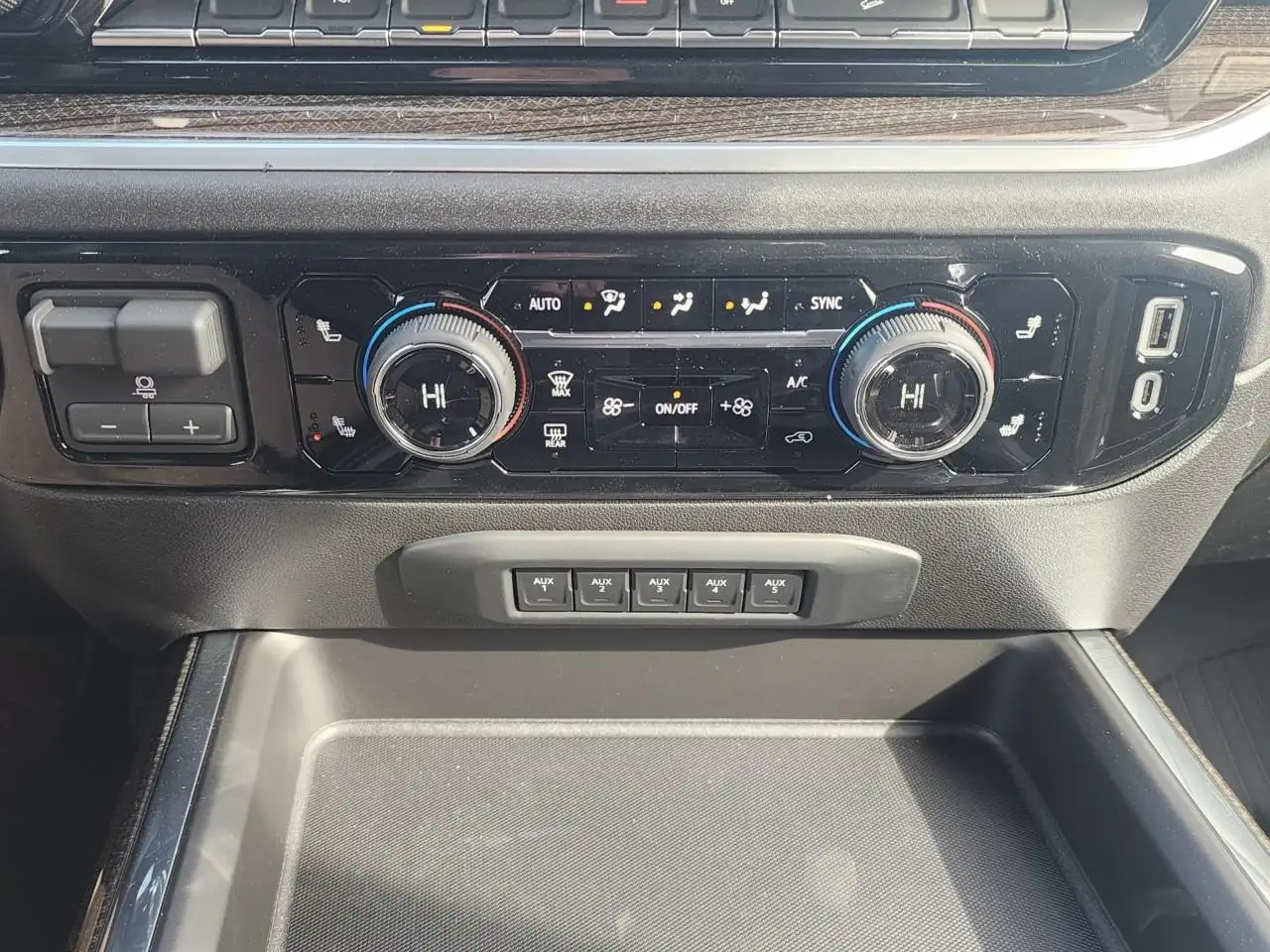Chevrolet Silverado 3500 снимка Chevrolet Silverado 3500