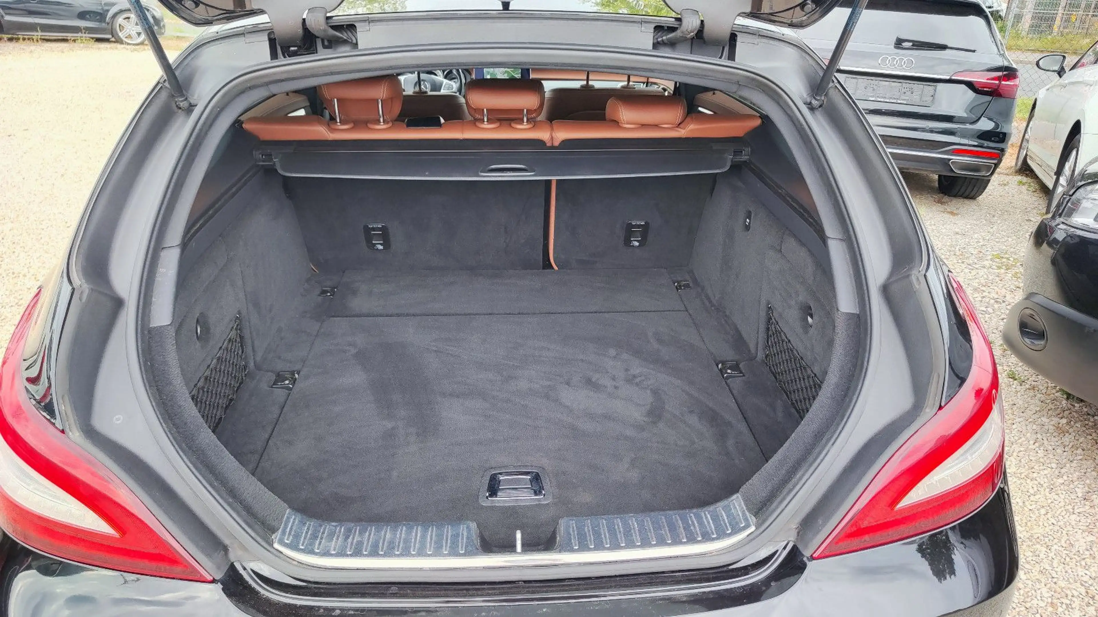 Mercedes-Benz CLS 350 CLS Shooting Brake CLS 350 BlueTec / d 4Matic — photo 39