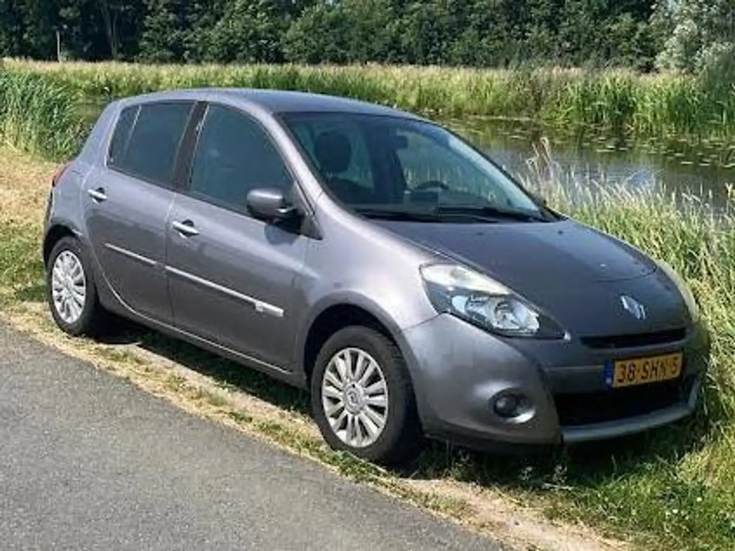 Renault Clio Clio 1.2 Collection Grijs - 1