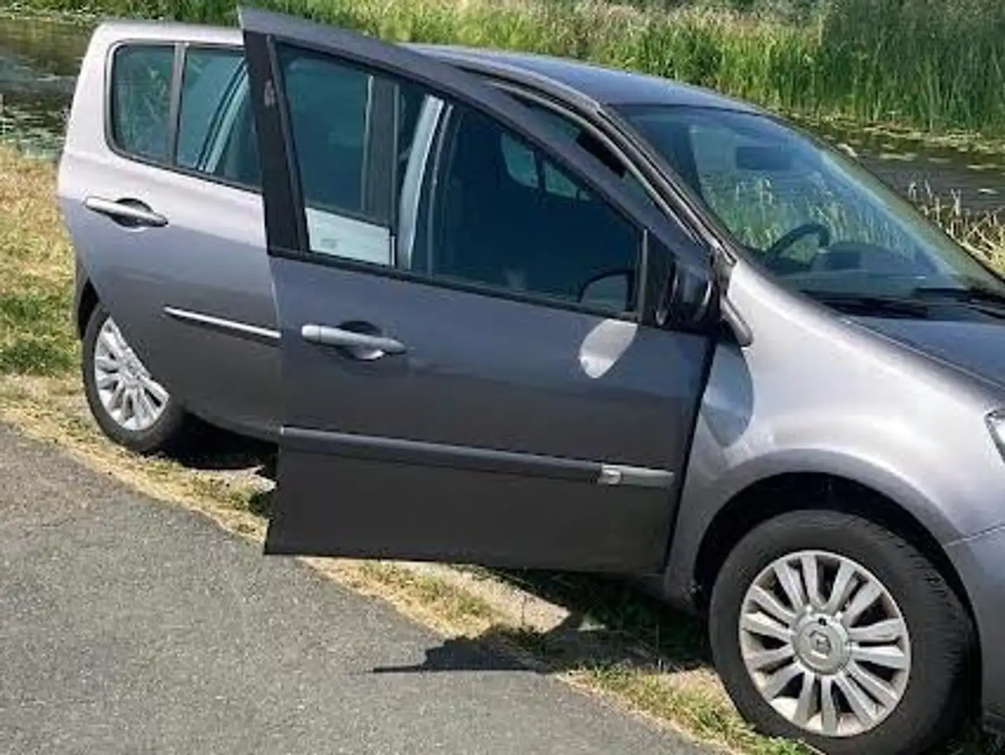 Renault Clio Clio 1.2 Collection Grijs - 2
