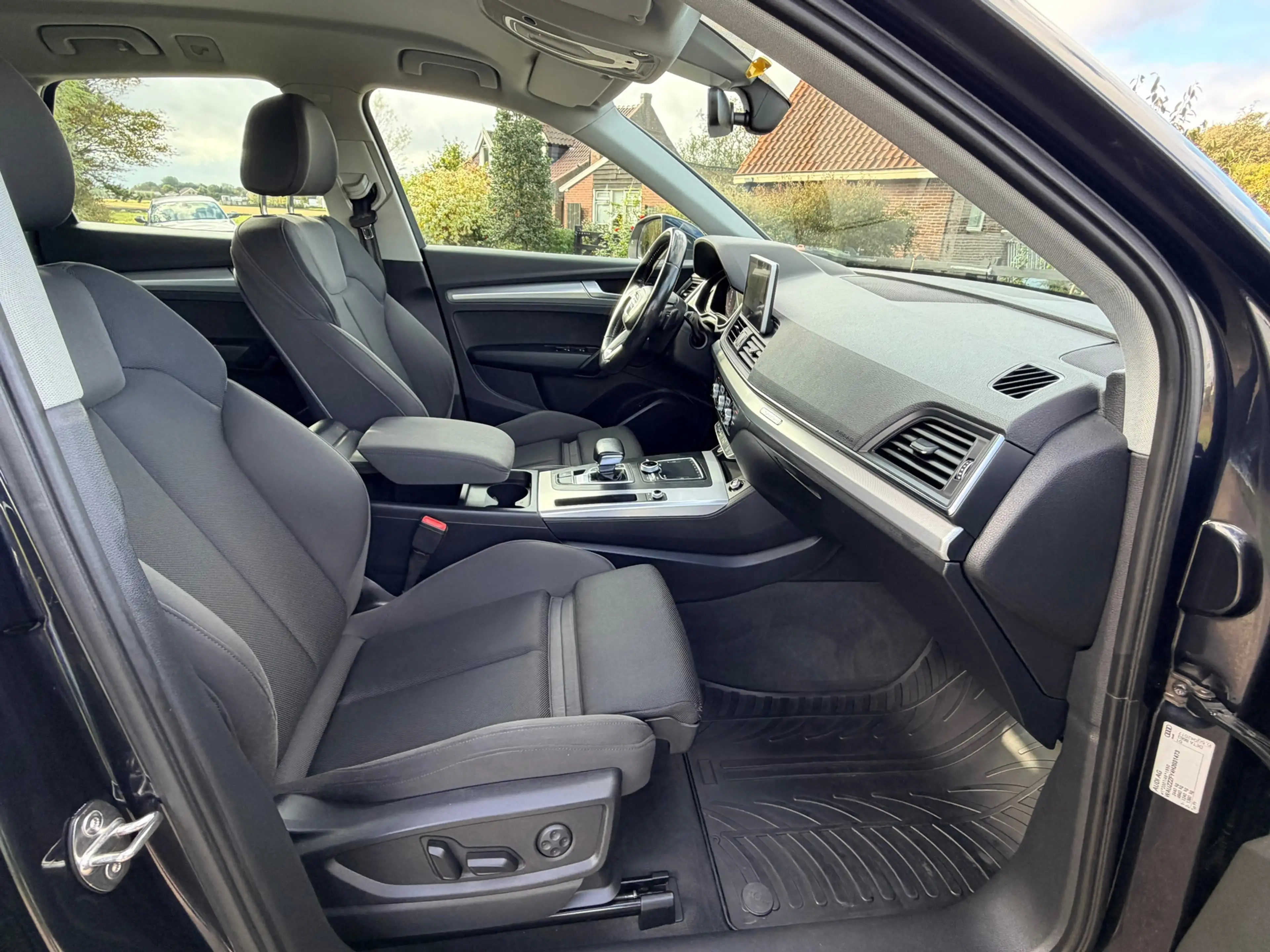 Audi Q5 2.0 TDI quattro Design Pro Line Plus / BTW auto / — photo 16