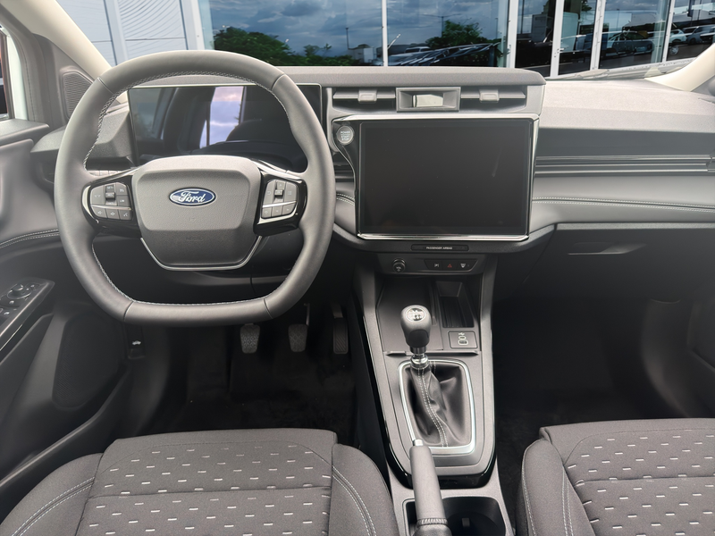 Ford Puma Benzin Titanium — photo 14