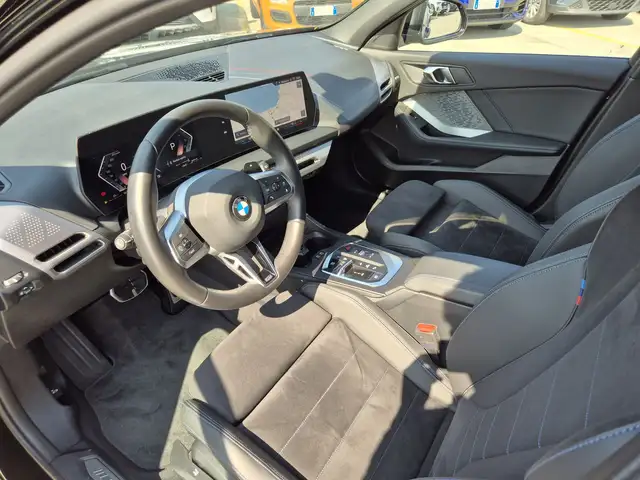 BMW 1 Series view 6