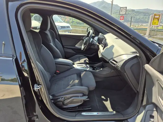 BMW 1 Series view 9