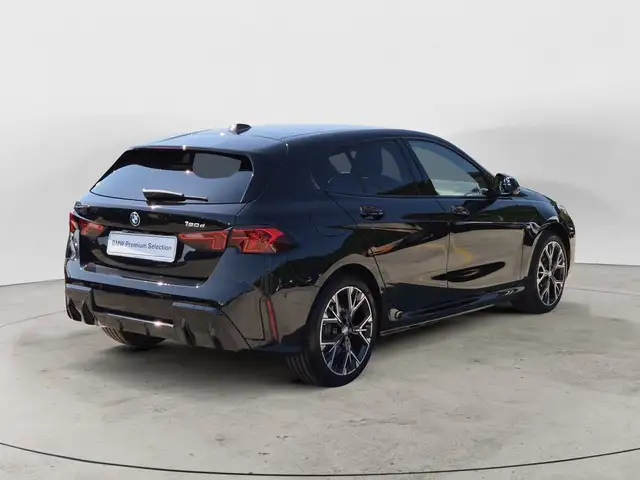 BMW 1 Series view 4