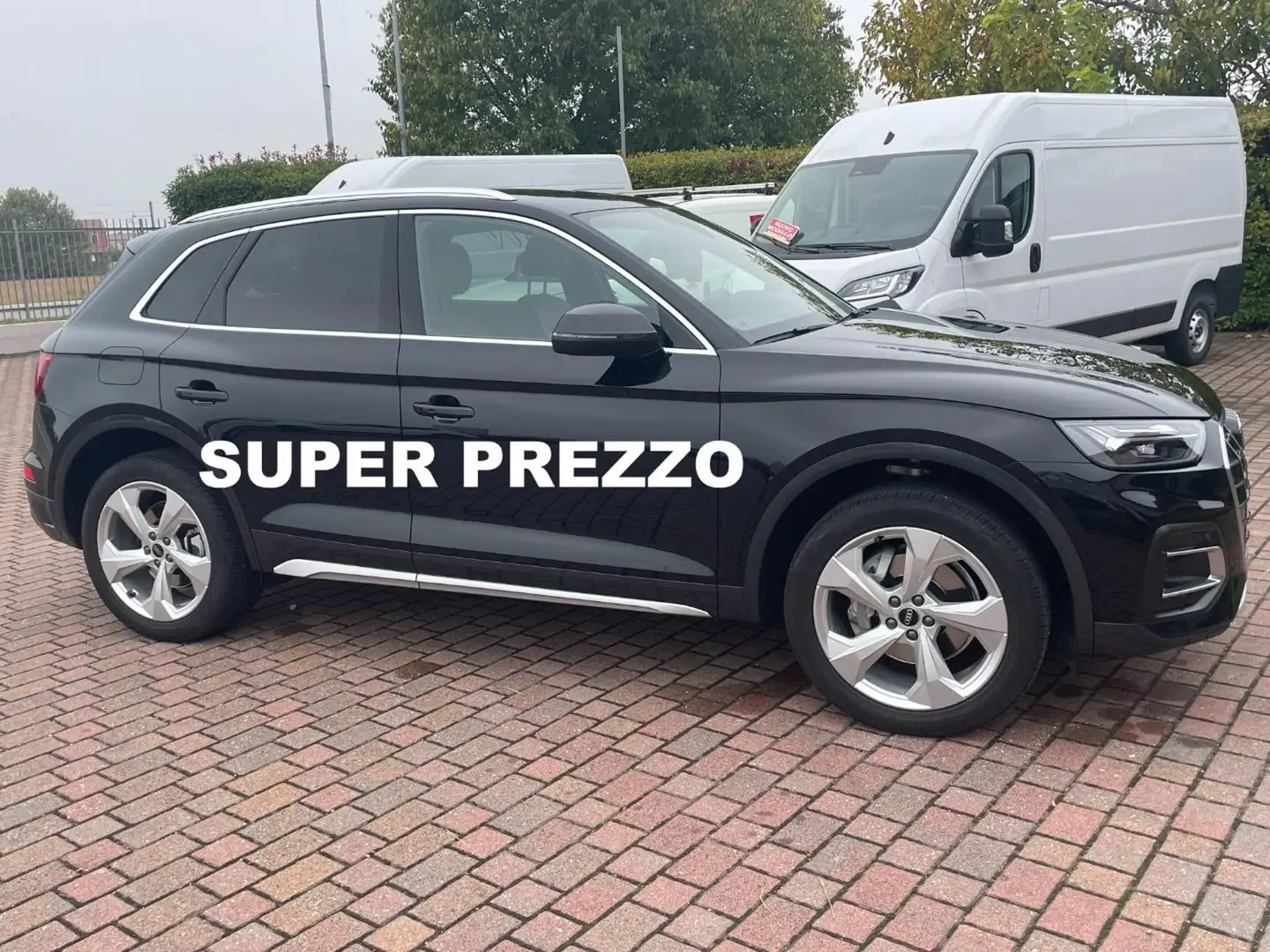 Audi Q5 40 TDI 204 CV quattro S tronic Business Advanced Noir - 2