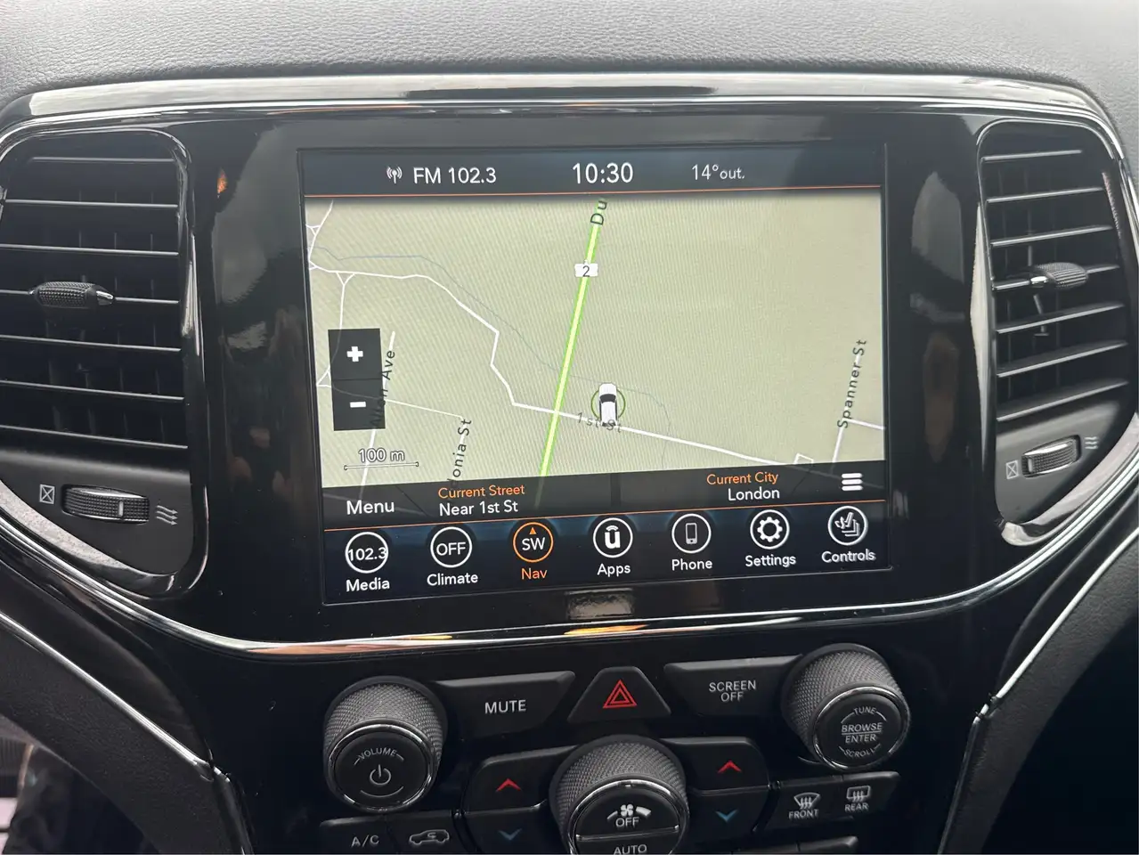 Jeep Grand Cherokee снимка Jeep Grand Cherokee