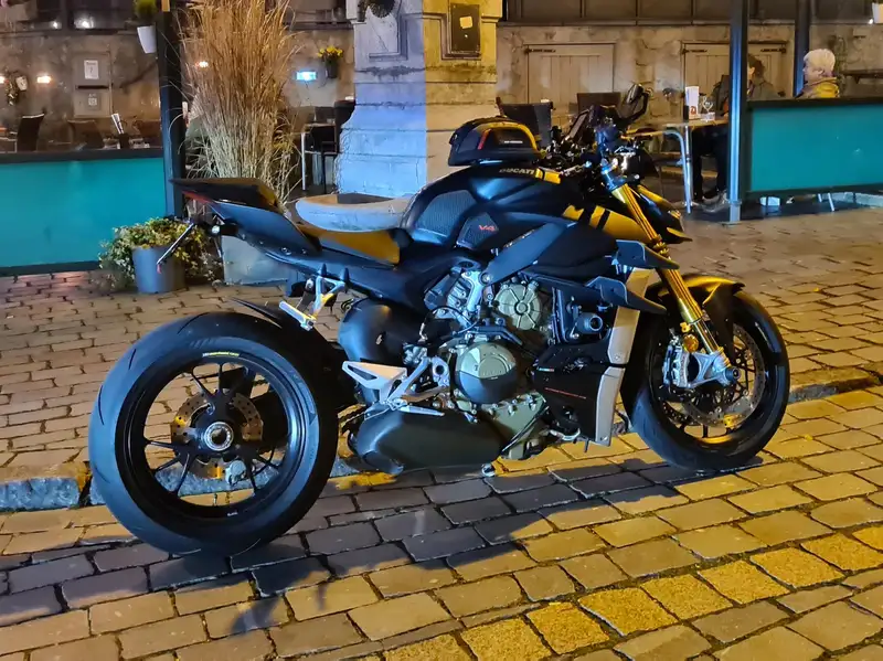 Ducati Streetfighter - foto 2