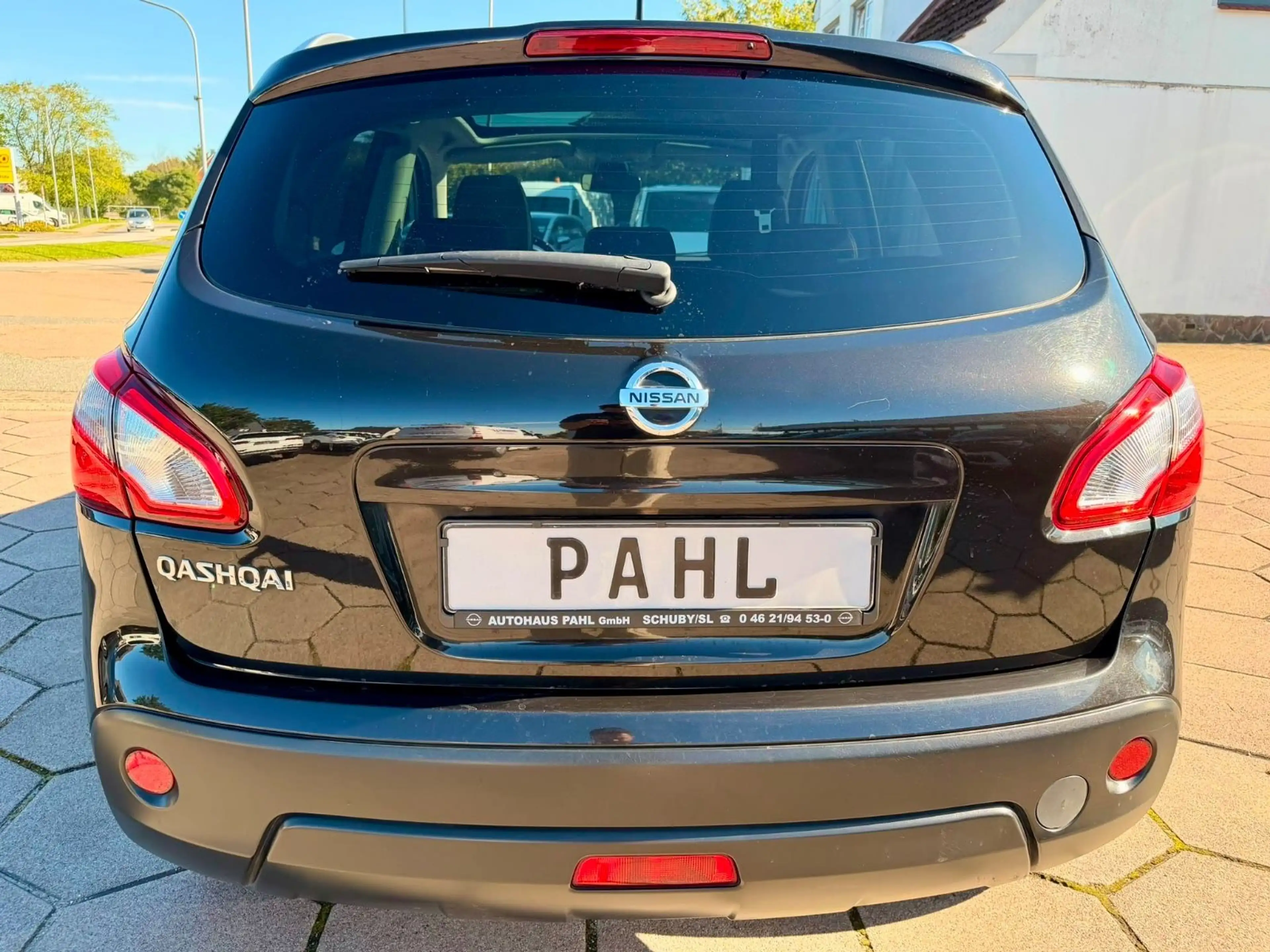 Nissan Qashqai 1.6 Tekna PANO NAVI 360° 1.HAND — photo 6