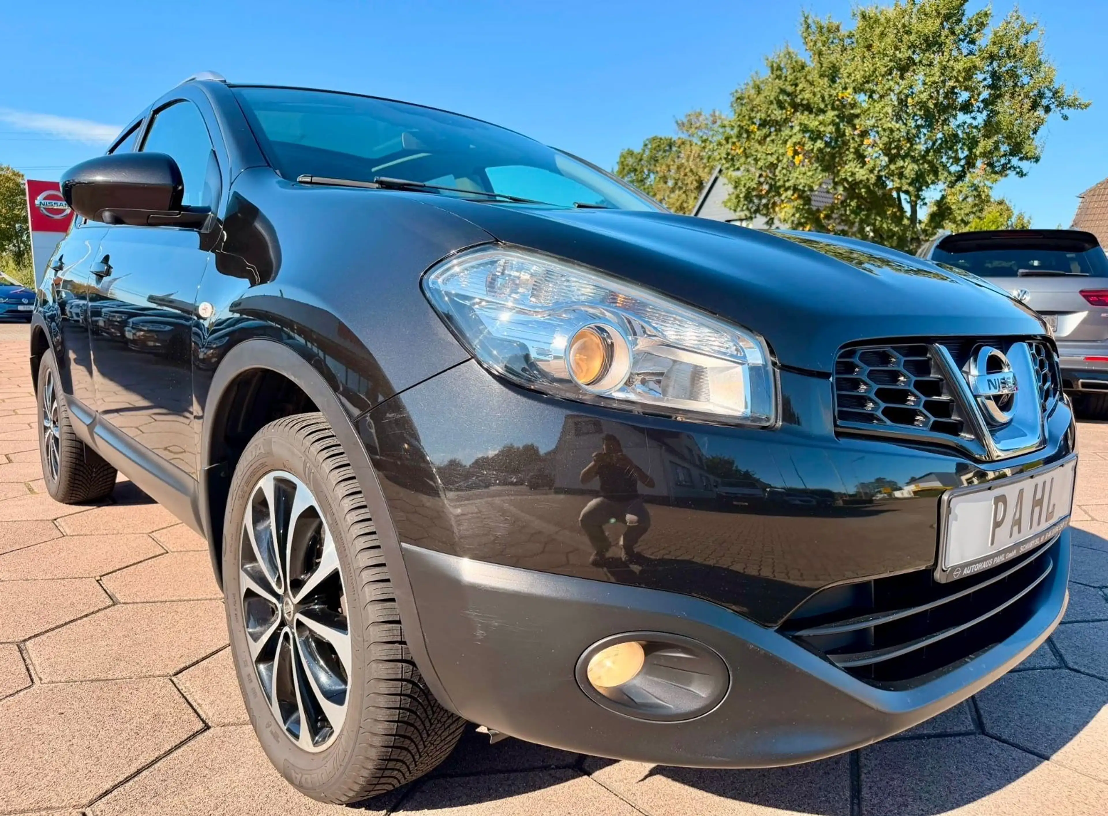 Nissan Qashqai 1.6 Tekna PANO NAVI 360° 1.HAND — photo 3