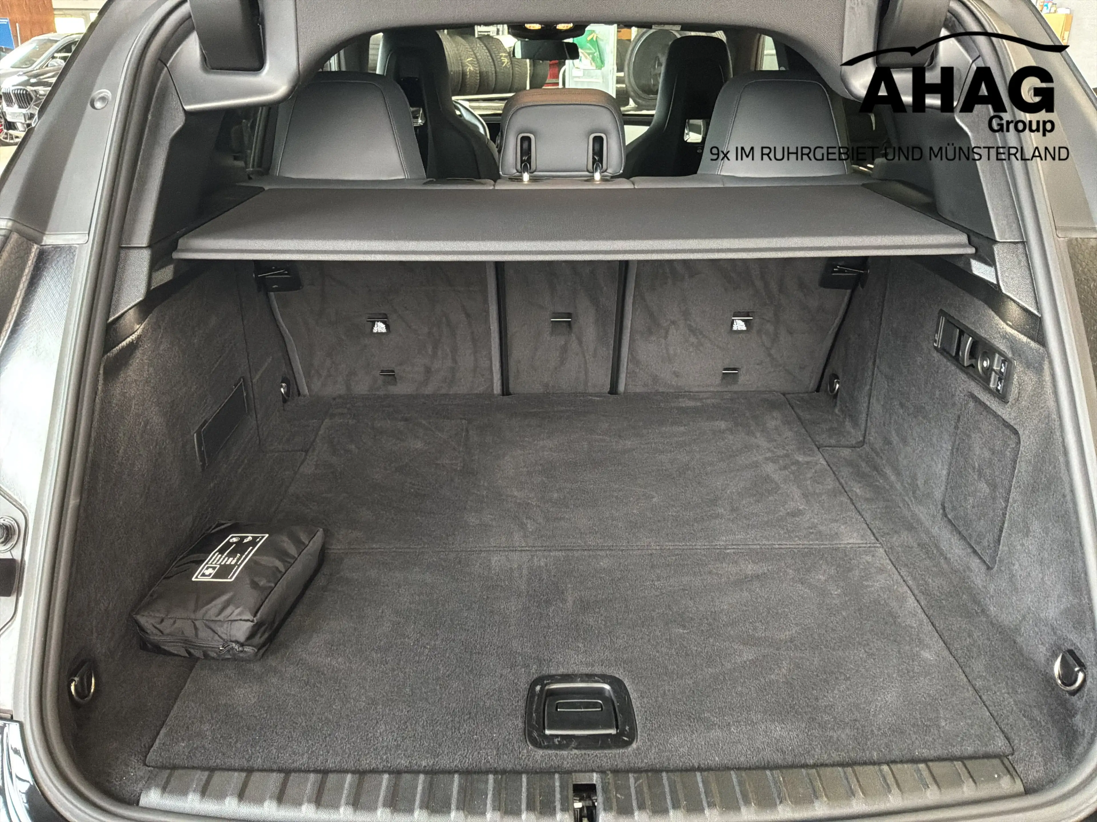 BMW iX xDrive50 — photo 13