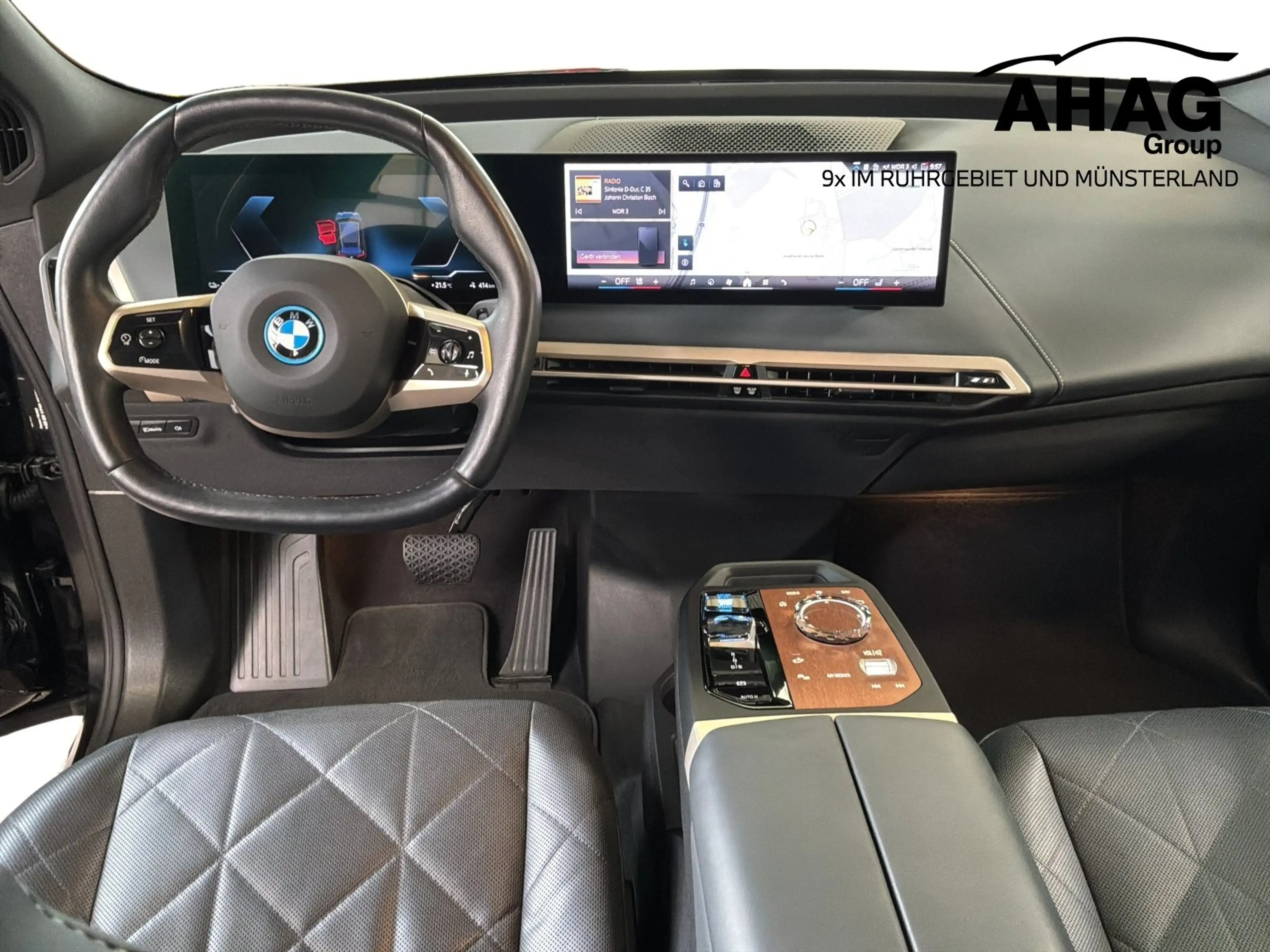 BMW iX xDrive50 — photo 9