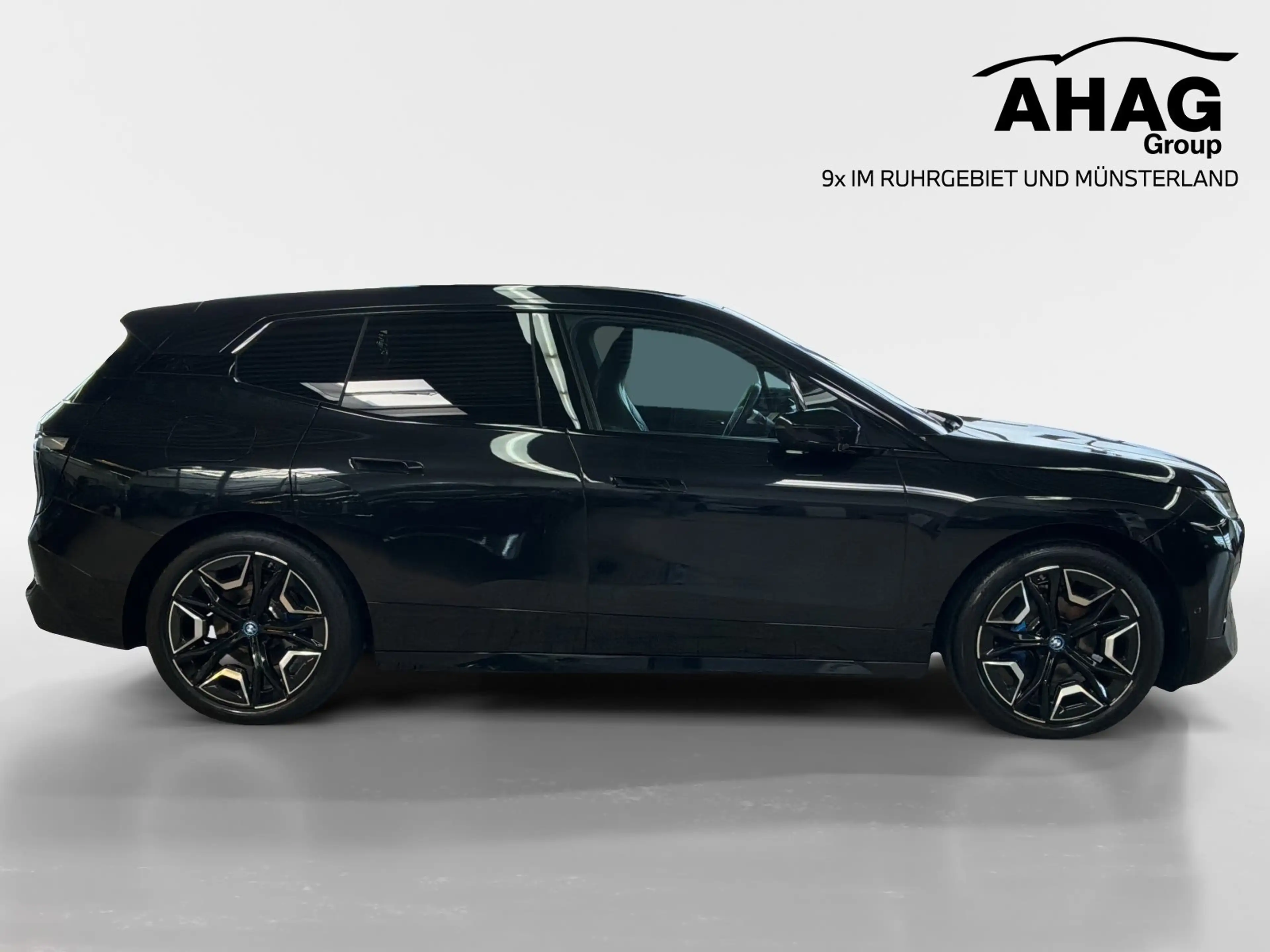 BMW iX xDrive50 — photo 3