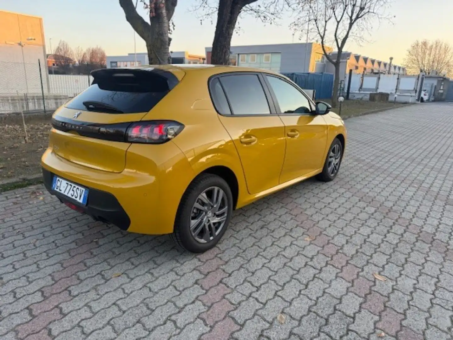Peugeot 208 BlueHDi 100 Stop&Start Jaune - 2