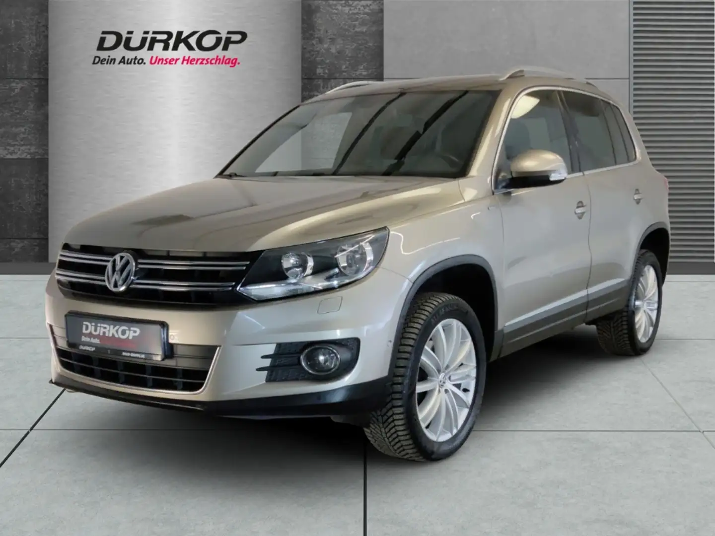 Volkswagen Tiguan 2.0 TDI 4Motion DSG Life AHK Panoramadach NAVI Beige - 1