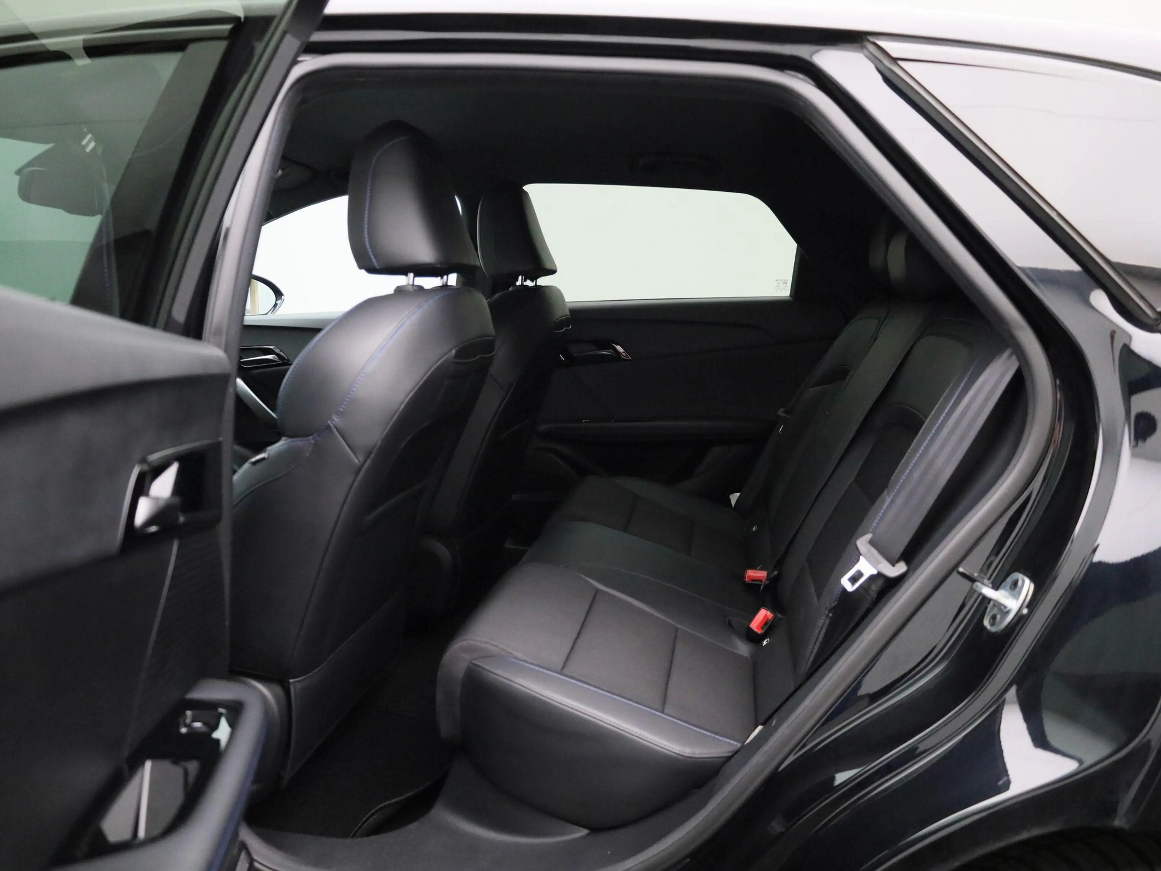 MG MG4 Electric Luxury 64 kWh | WLTP 435 KM | Navi | ACC — photo 11