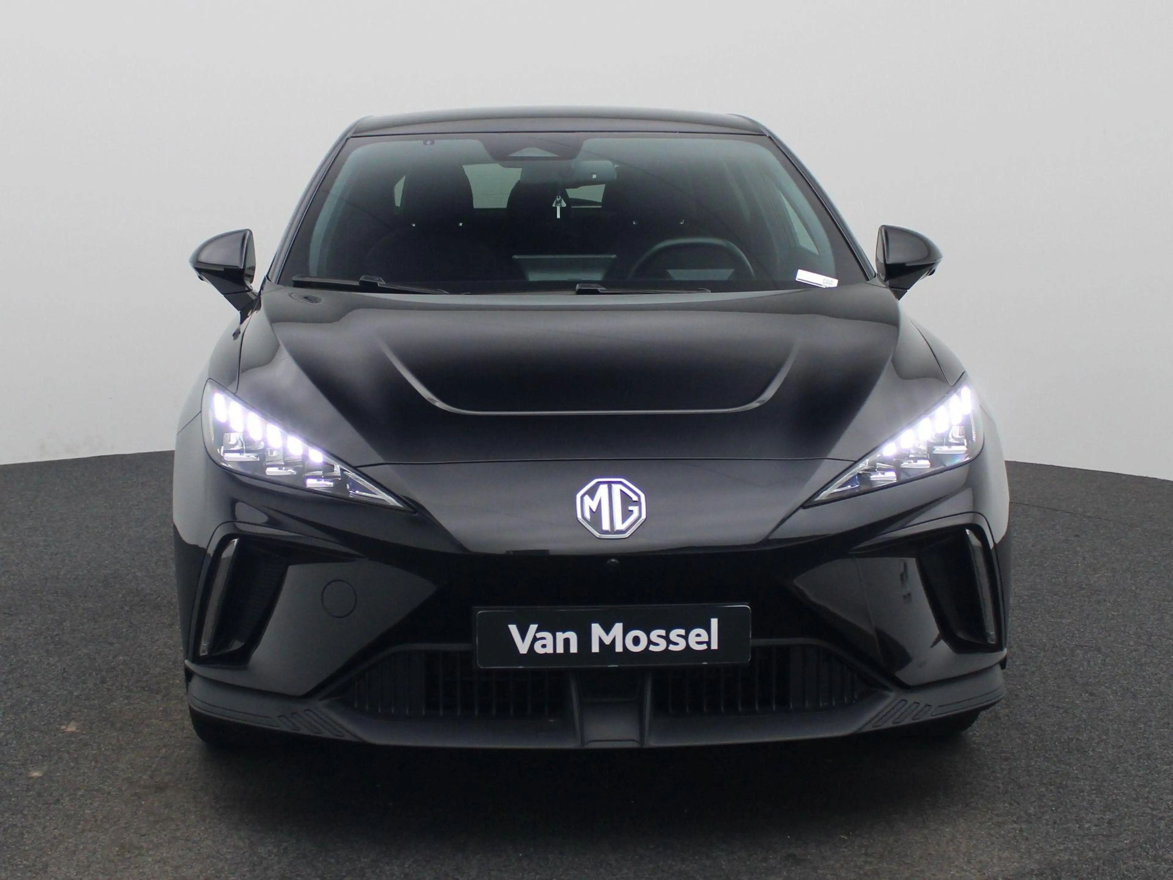 MG MG4 Electric Luxury 64 kWh | WLTP 435 KM | Navi | ACC — photo 4