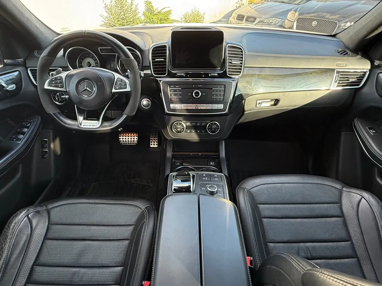 Mercedes-Benz GLS снимка Mercedes-Benz GLS