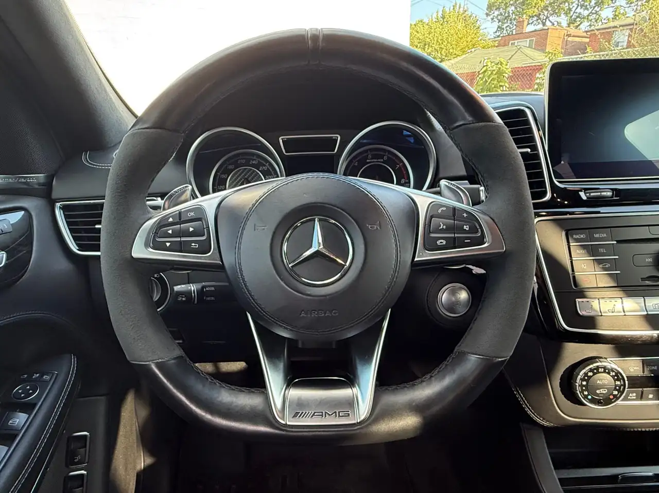 Mercedes-Benz GLS снимка Mercedes-Benz GLS