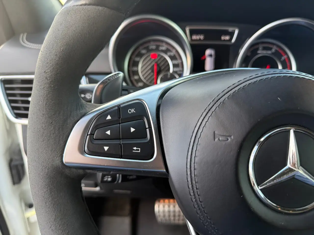 Mercedes-Benz GLS снимка Mercedes-Benz GLS
