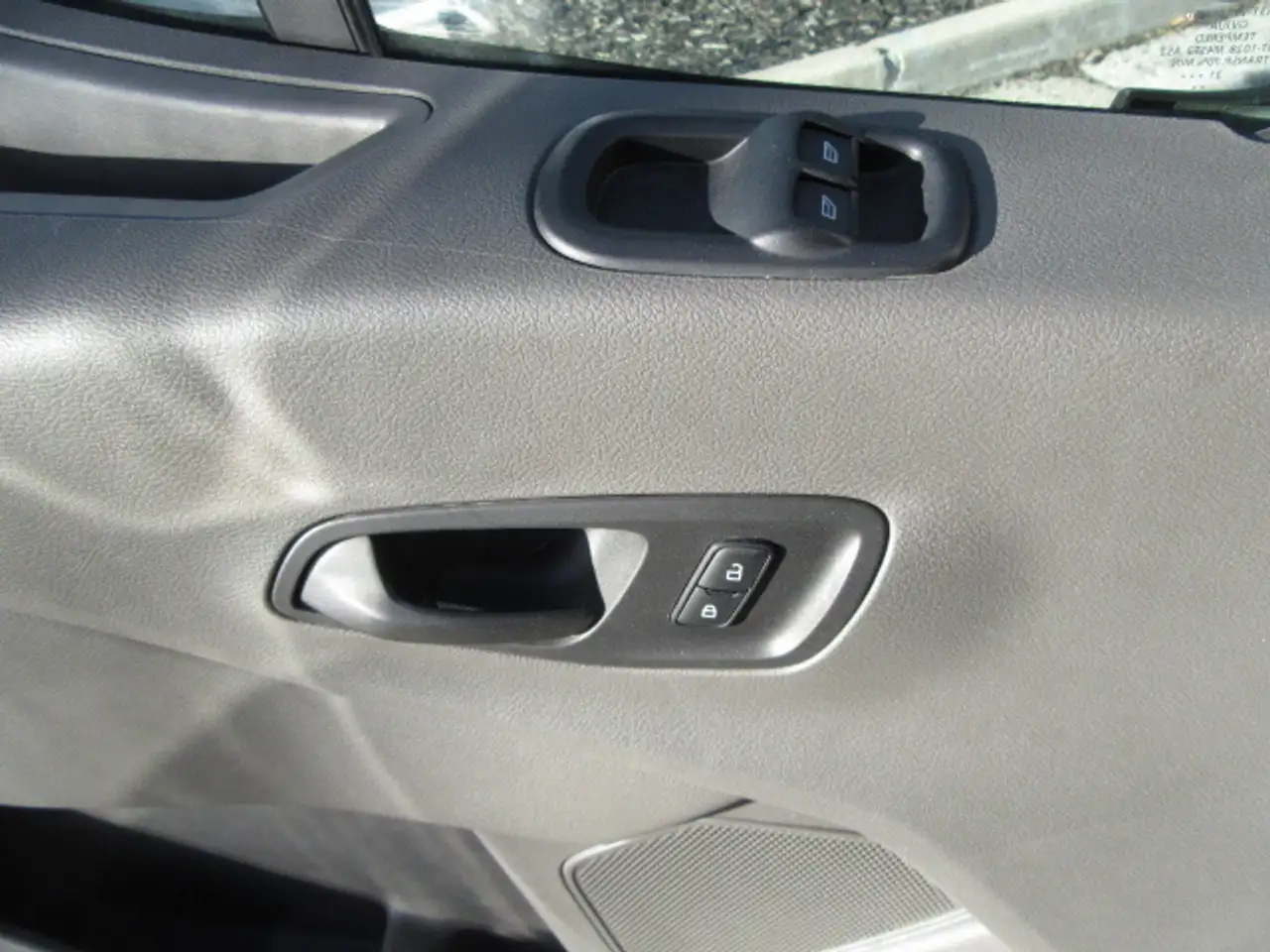 Ford Transit photo Ford Transit